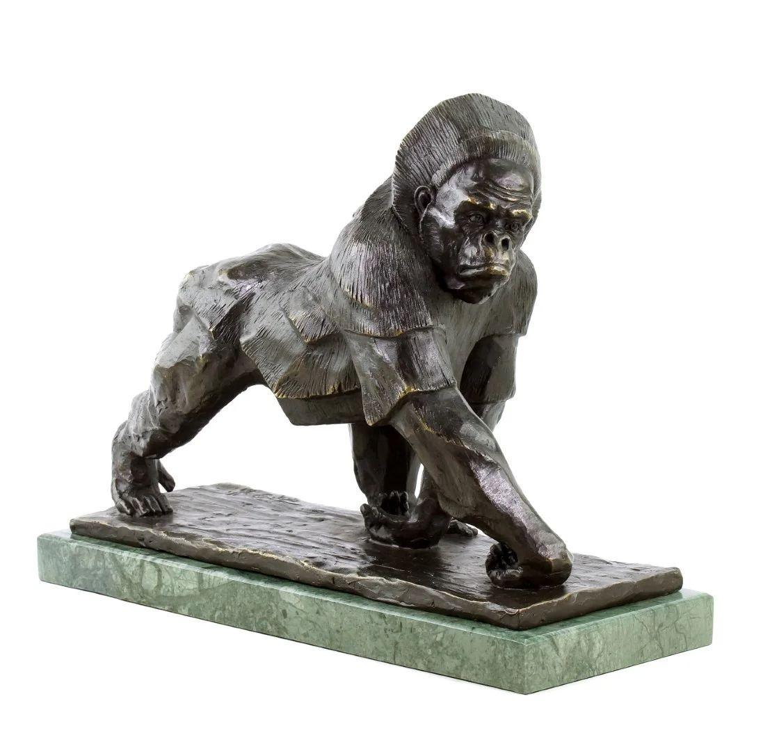 Bronzo Statua di gorilla nello stile di Rembrandt Bugatti , Scultura in bronzo in vendita