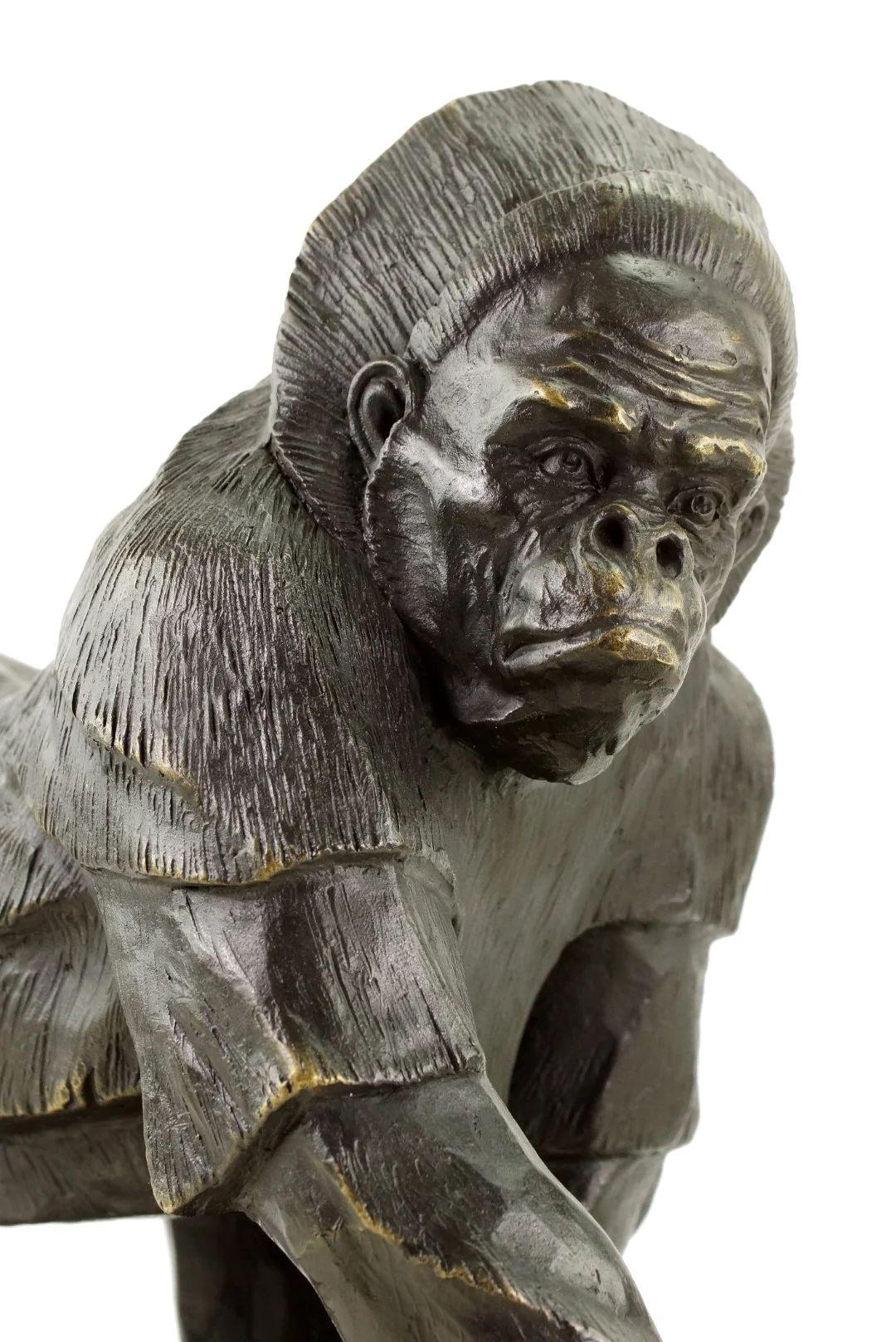 Statua di gorilla nello stile di Rembrandt Bugatti , Scultura in bronzo in vendita 1