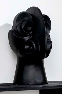 Escultura "Máscara del Ministro de Industria" 16" x 13" in de Gosha Ostretsov