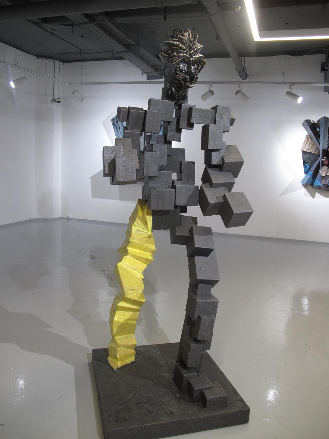 „Official HII“-Skulptur 79" x 35.5" x 35.5" Zoll von Gosha Ostretsov

Gemischte Medien. Holz und Acryl

Geboren 1967, in Moskau
Lebte zehn Jahre lang in Paris (1988 - 1998), lebt und arbeitet jetzt in Moskau.

ÖFFENTLICHE SAMMLUNGEN:

Die Staatliche