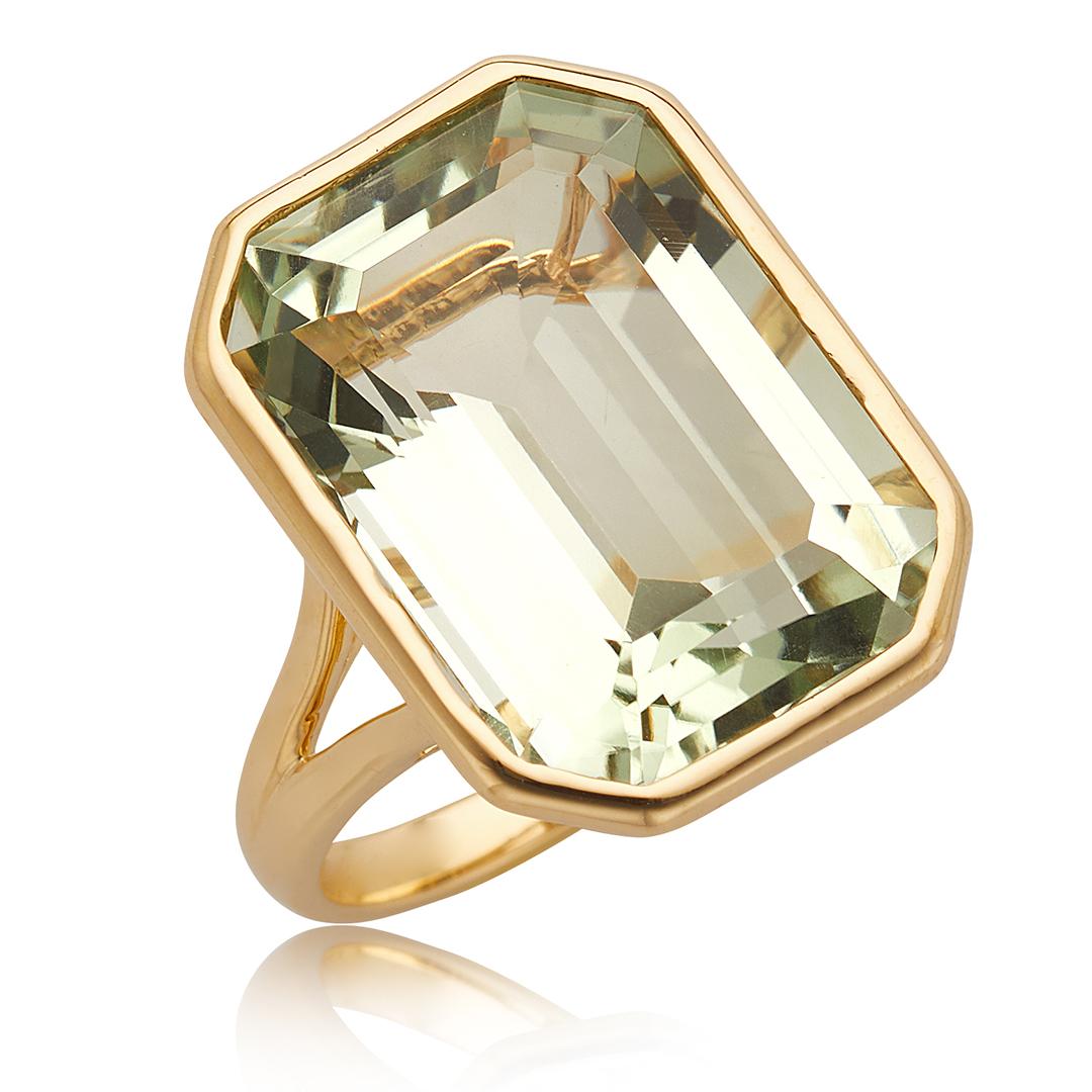 From designer Goshwara, this 18 karat yellow gold solitaire ring has an approximately 17.59 carat green prasiolite bezel set in a split shank. The ring is a size 7.5, but can be resized as needed.
-	18k Yellow Gold
-	Prasiolite, 17.59 Total
