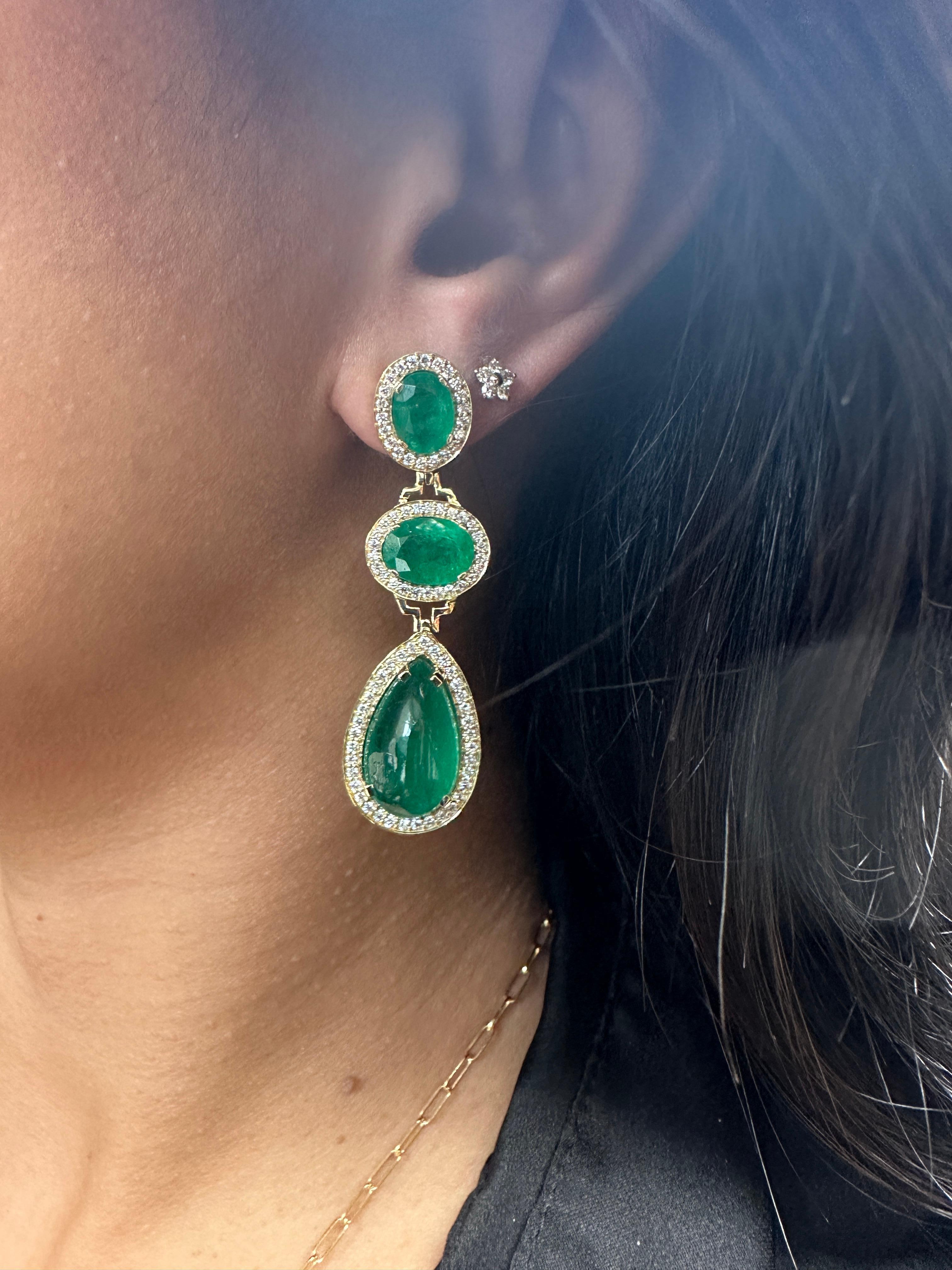 Oval Cut Goshwara 3 Tier Faceted Oval and Pear Shape Emerald Drop Earrings  For Sale