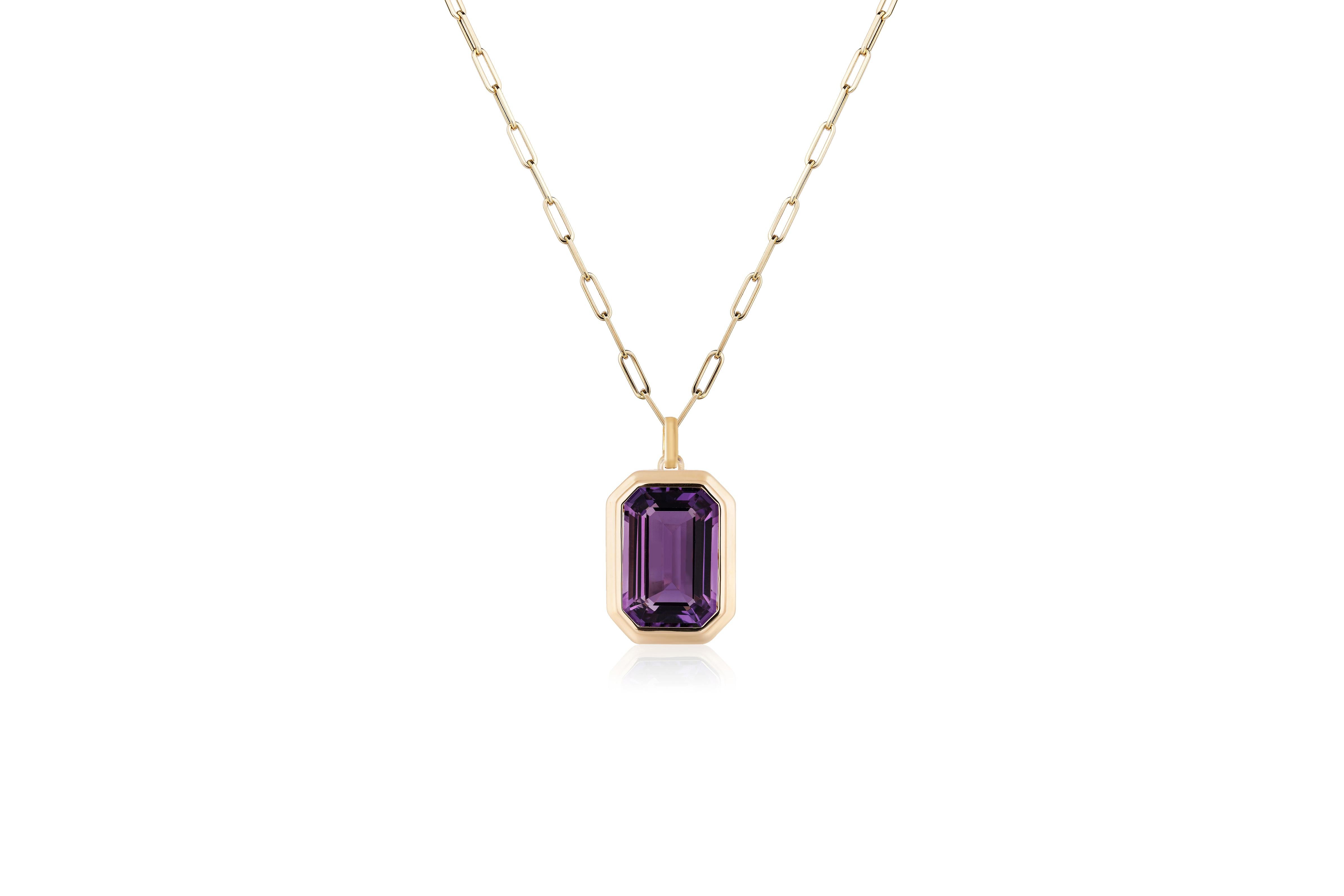 This beautiful Amethyst Emerald Cut Bezel Set Pendant in 18K Yellow Gold is from our ‘Manhattan’ Collection. Minimalist lines yet bold structures are what our Manhattan Collection is all about. Our pieces represent the famous skyline and cityscapes