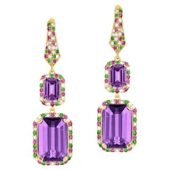 Ohrringe aus Goshwara mit Amethyst im Smaragdschliff, Tsavorit, Saphir und Diamanten 