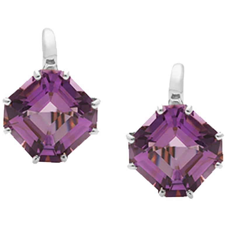 Quadratische Amethyst-Ohrringe mit Smaragdschliff vonshwara