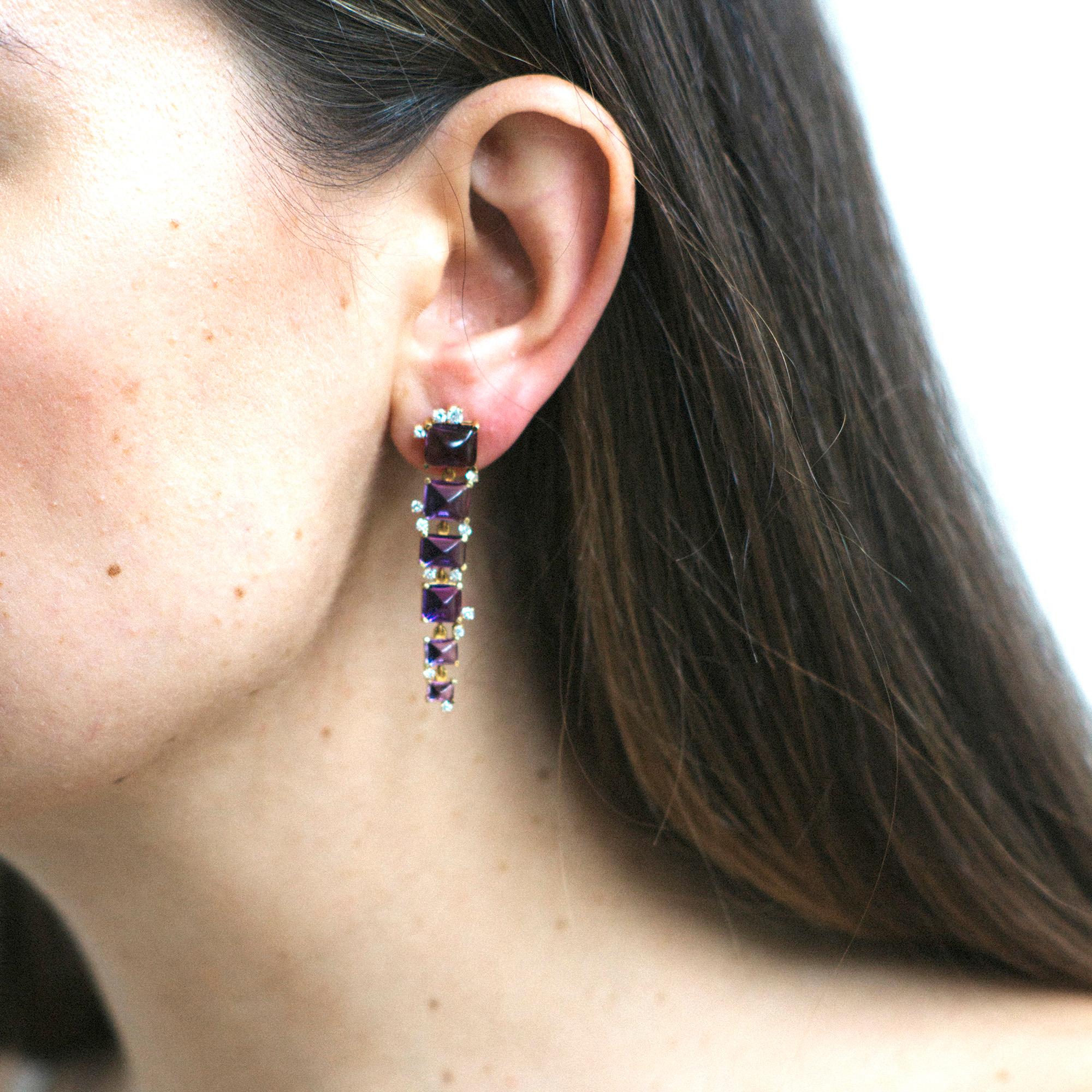 Estos Pendientes Cuña de Amatista con Diamante son un complemento elegante y con estilo de la colección 