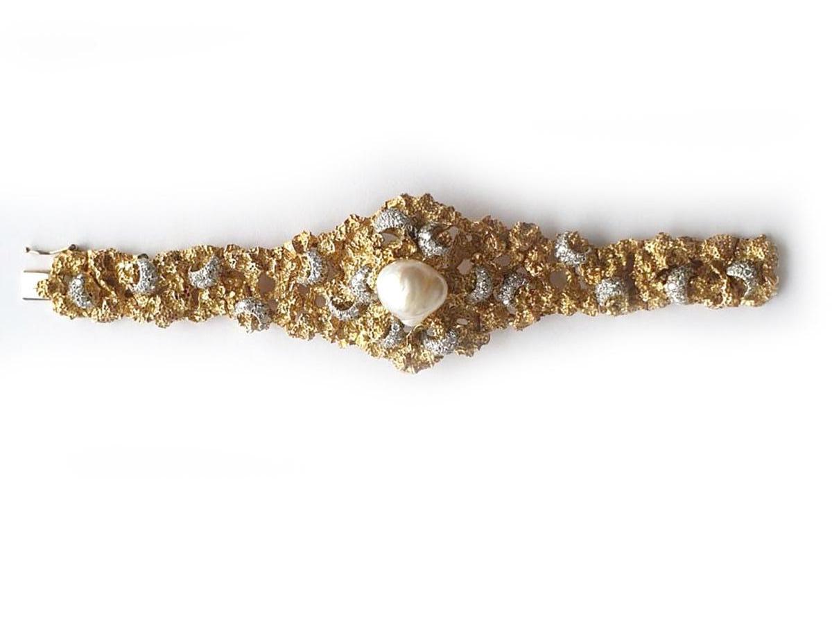 Mixed Cut Goshwara Baroque Pearl and Diamond Bracelet For Sale