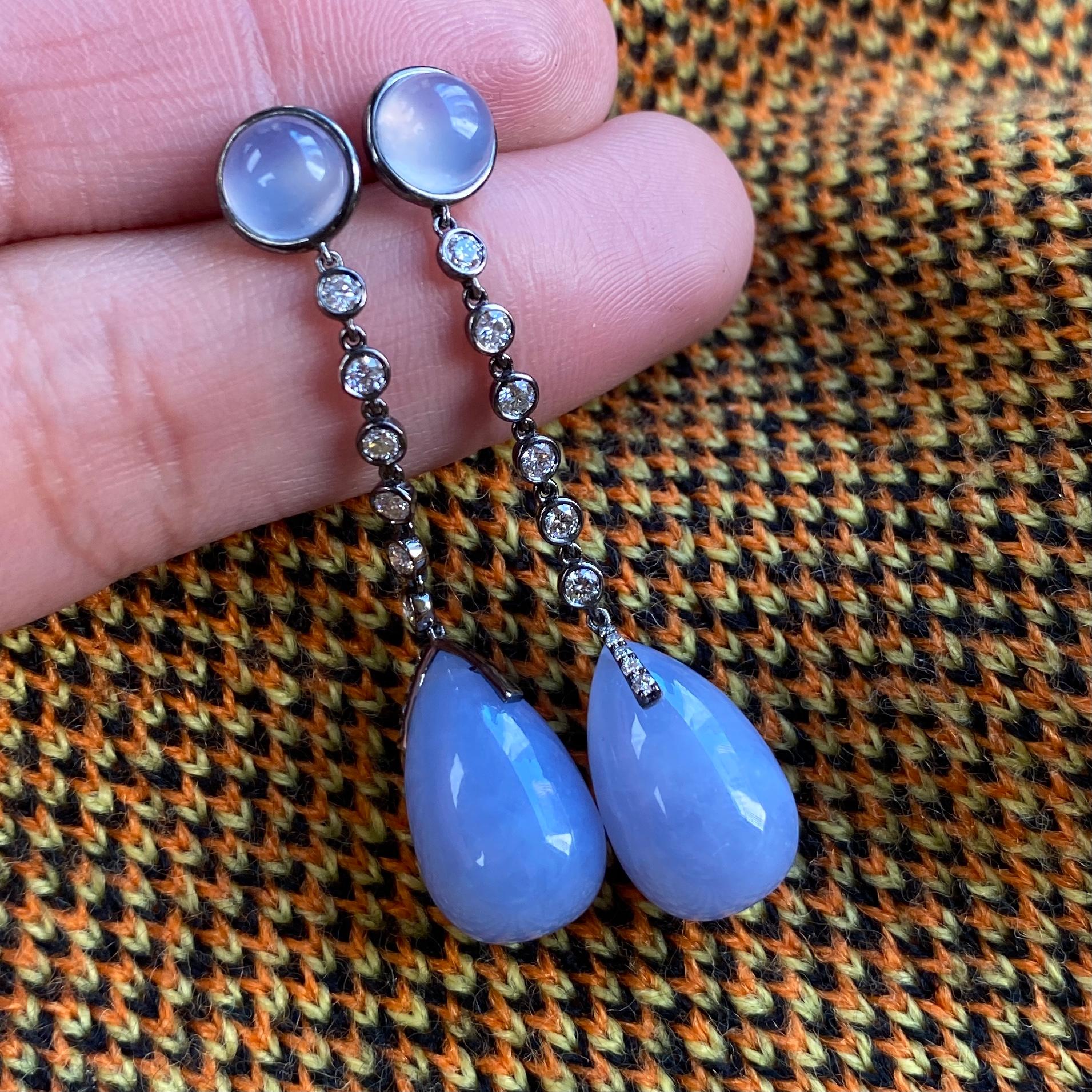 Goshwara Blue Chalcedony Cabochon- Drop And Diamond Earrings In New Condition In New York, NY