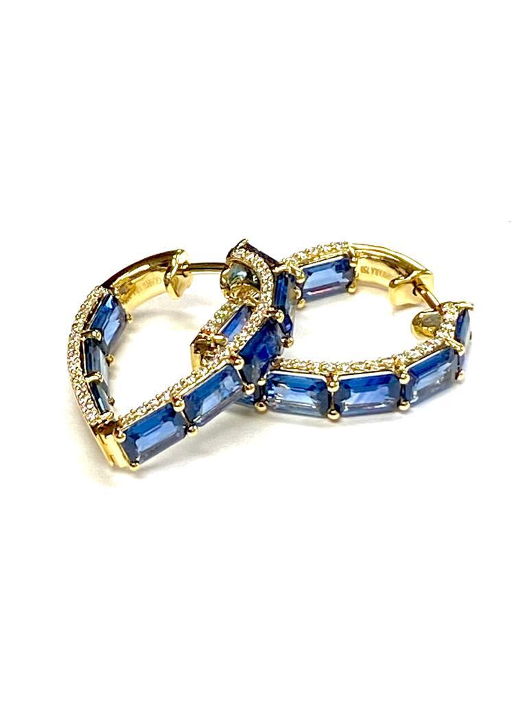 Taille émeraude Créoles Goshwara en forme de cœur avec diamants et saphirs bleus taille émeraude en vente