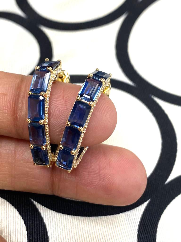 Women's Goshwara Blue Sapphire Emerald Cut Heart Shape with Diamonds Hoops Earrings For Sale