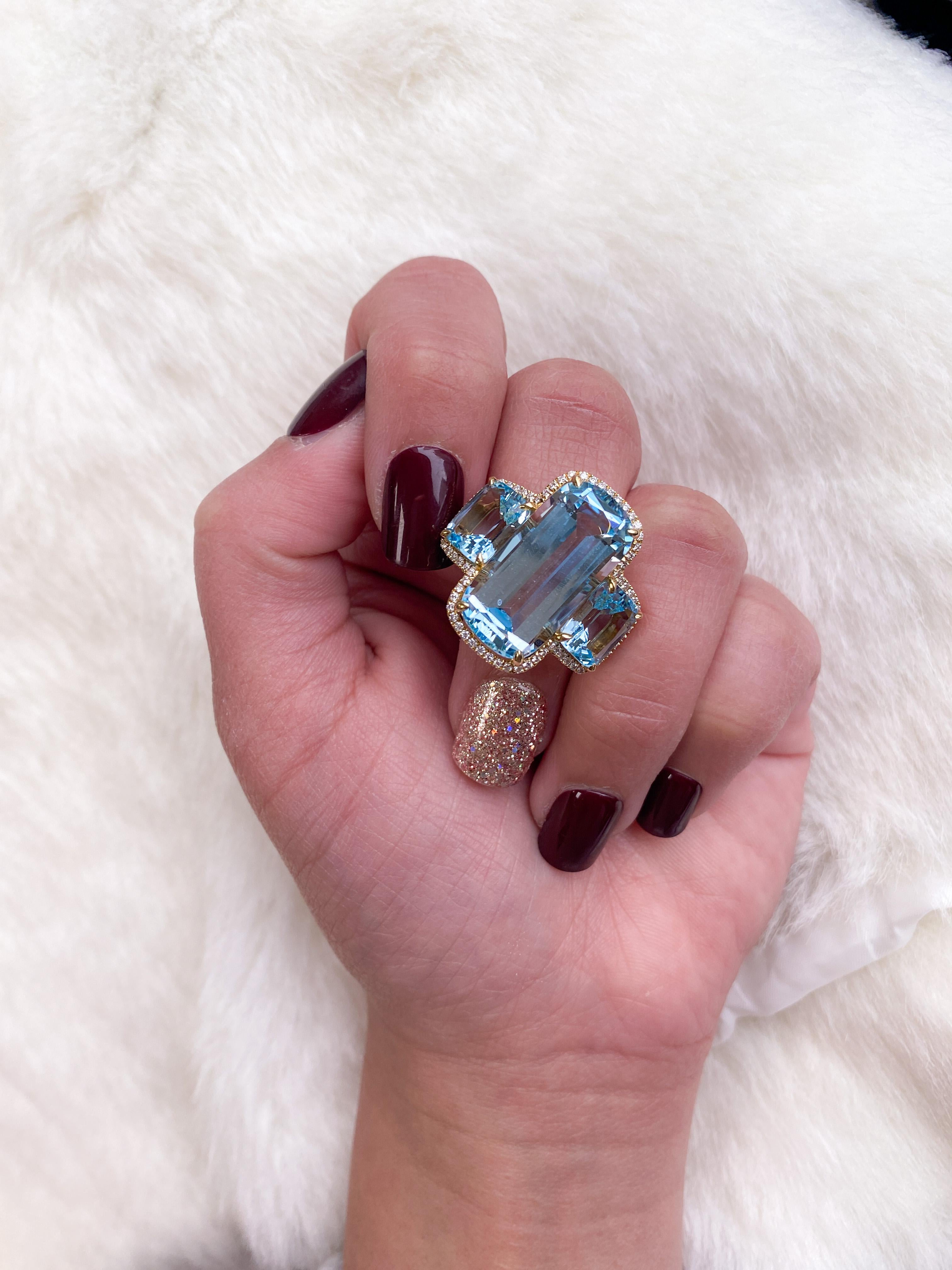 Goshwara Ring mit blauem Topas und 3 Steinen im Kissenschliff mit Diamanten  im Zustand „Neu“ in New York, NY