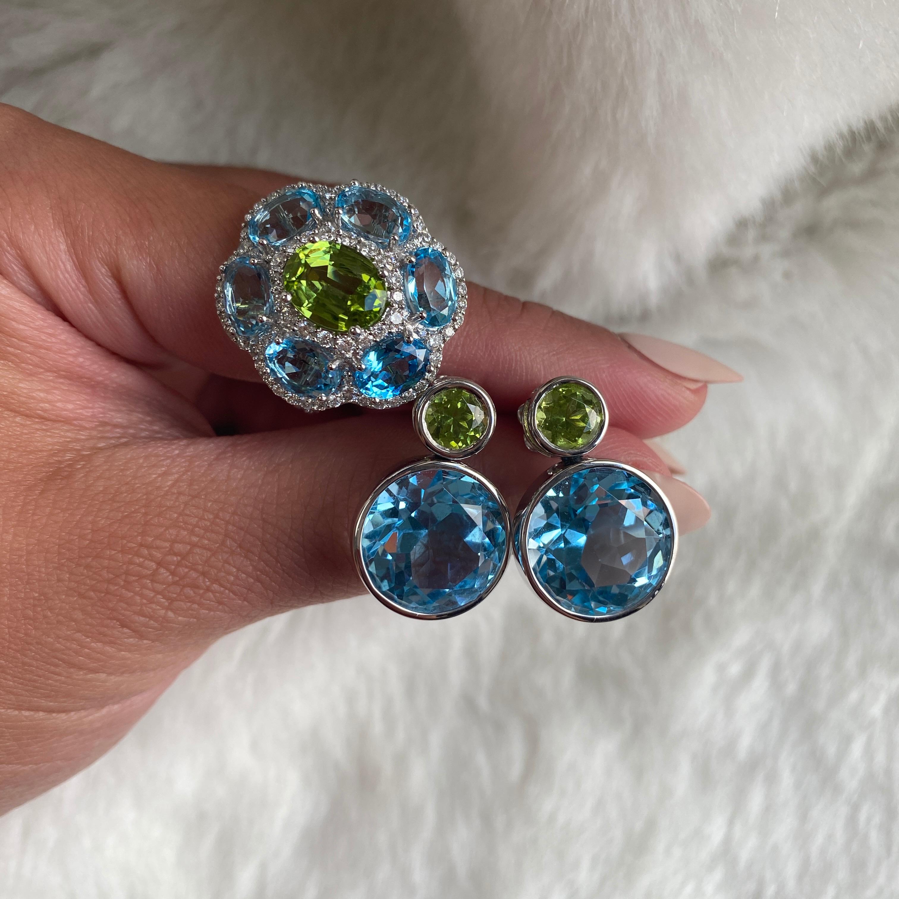 Goshwara Blue Topaz and Peridot Ring In New Condition In New York, NY