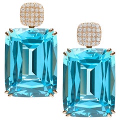 Boucles d'oreilles Goshwara en topaze bleue taille coussin avec diamants
