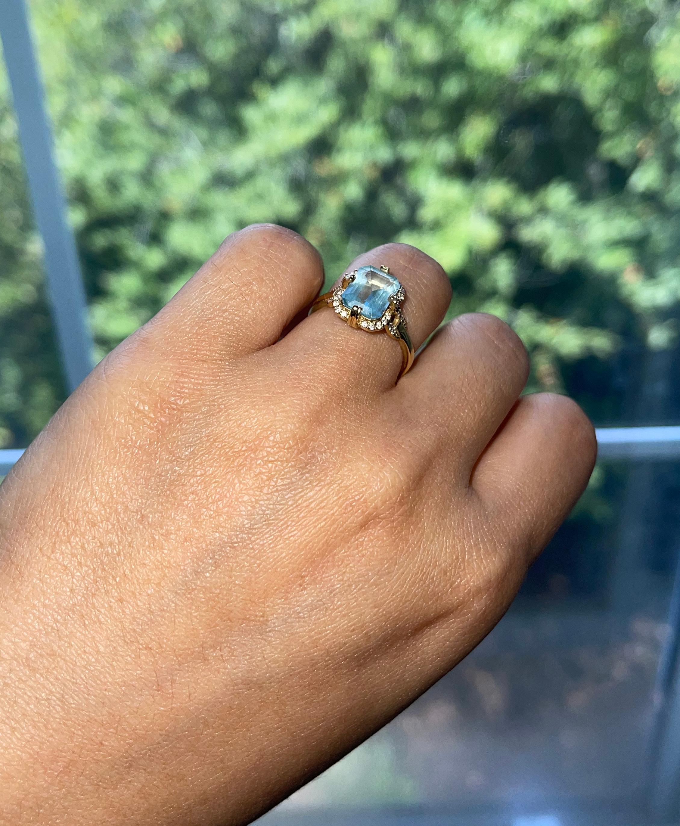 Ring mit blauem Topas im Smaragdschliff und Diamanten vonshwara (Asscher-Schliff) im Angebot