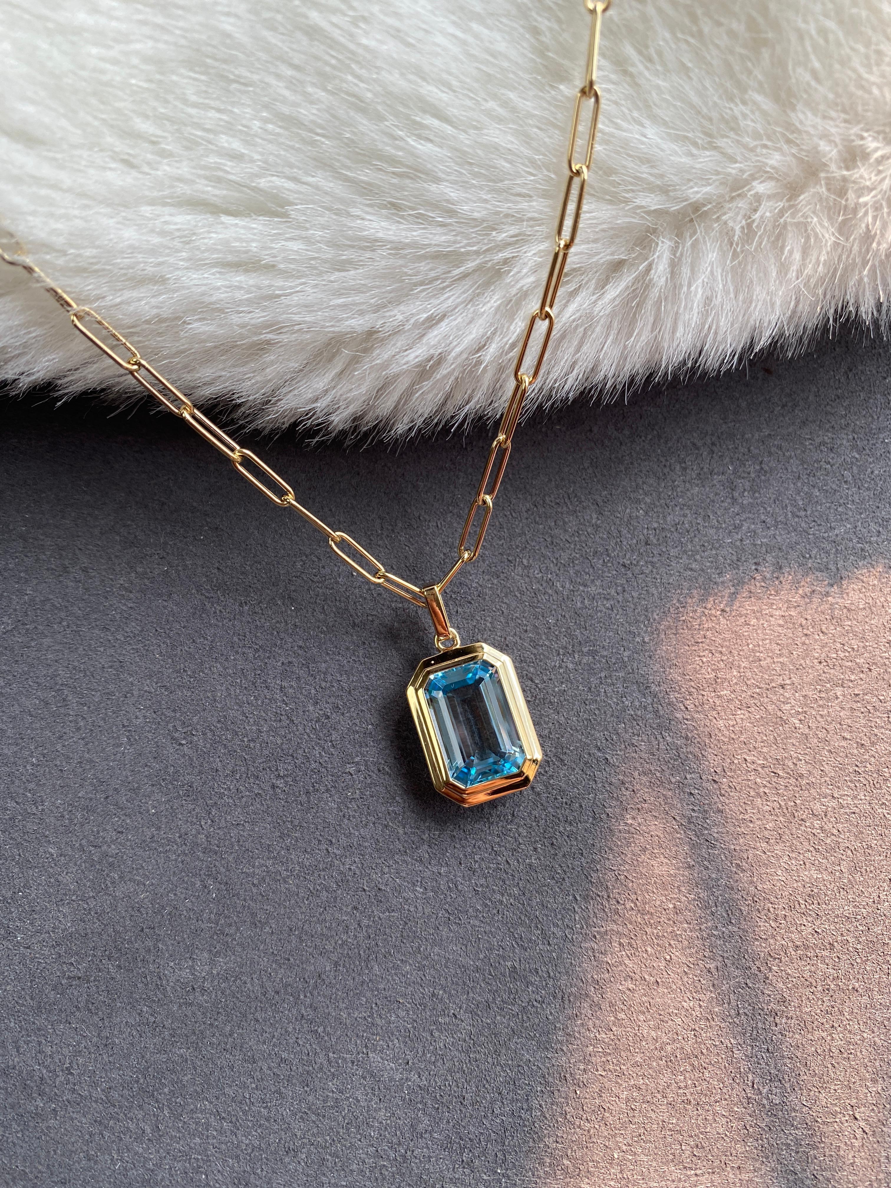 Goshwara Blue Topaz Emerald Cut Bezel Set Pendant In New Condition For Sale In New York, NY