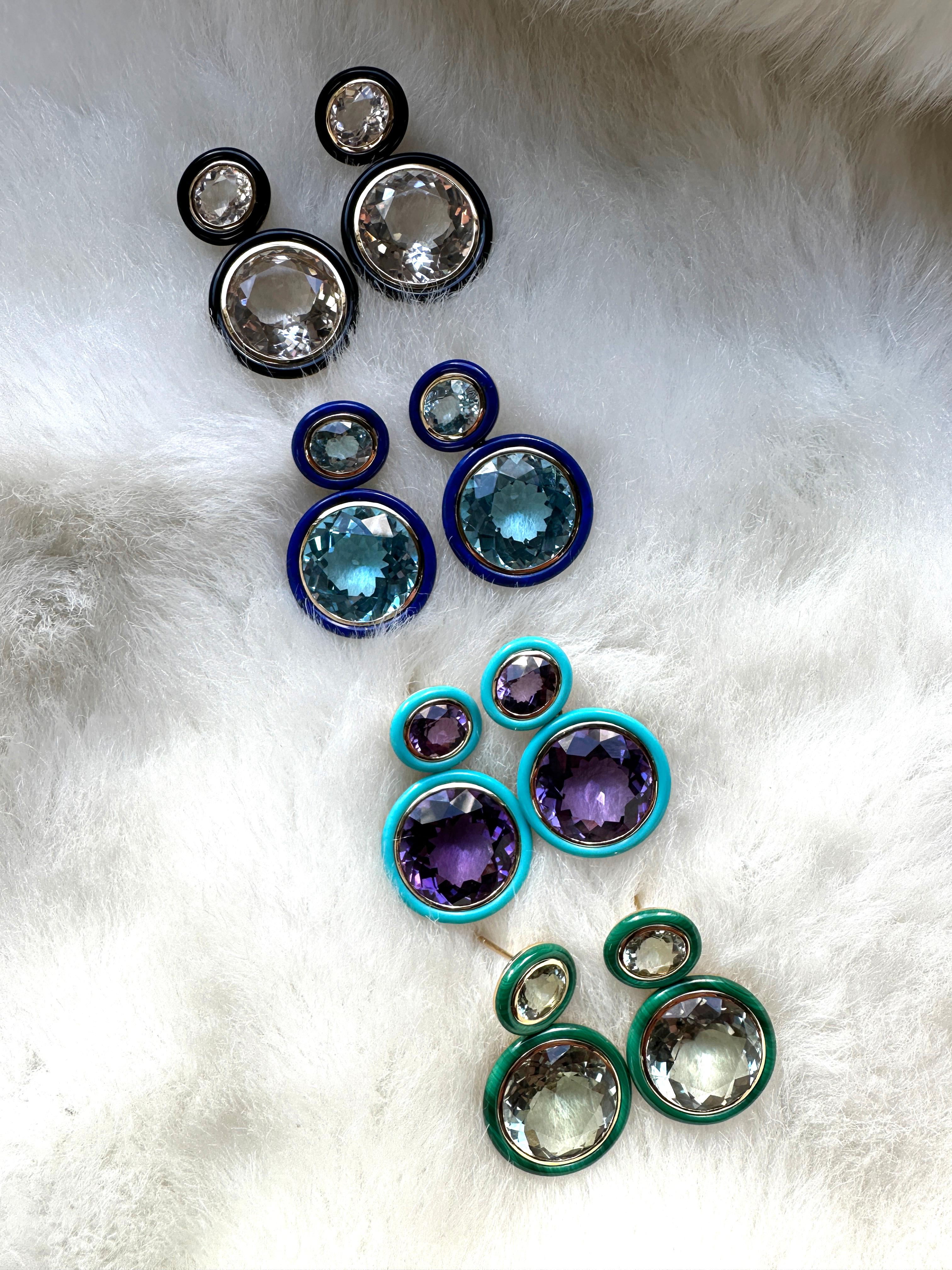 Taille ovale Goshwara Boucles d'oreilles ovales en topaze bleue et lapis-lazuli en vente