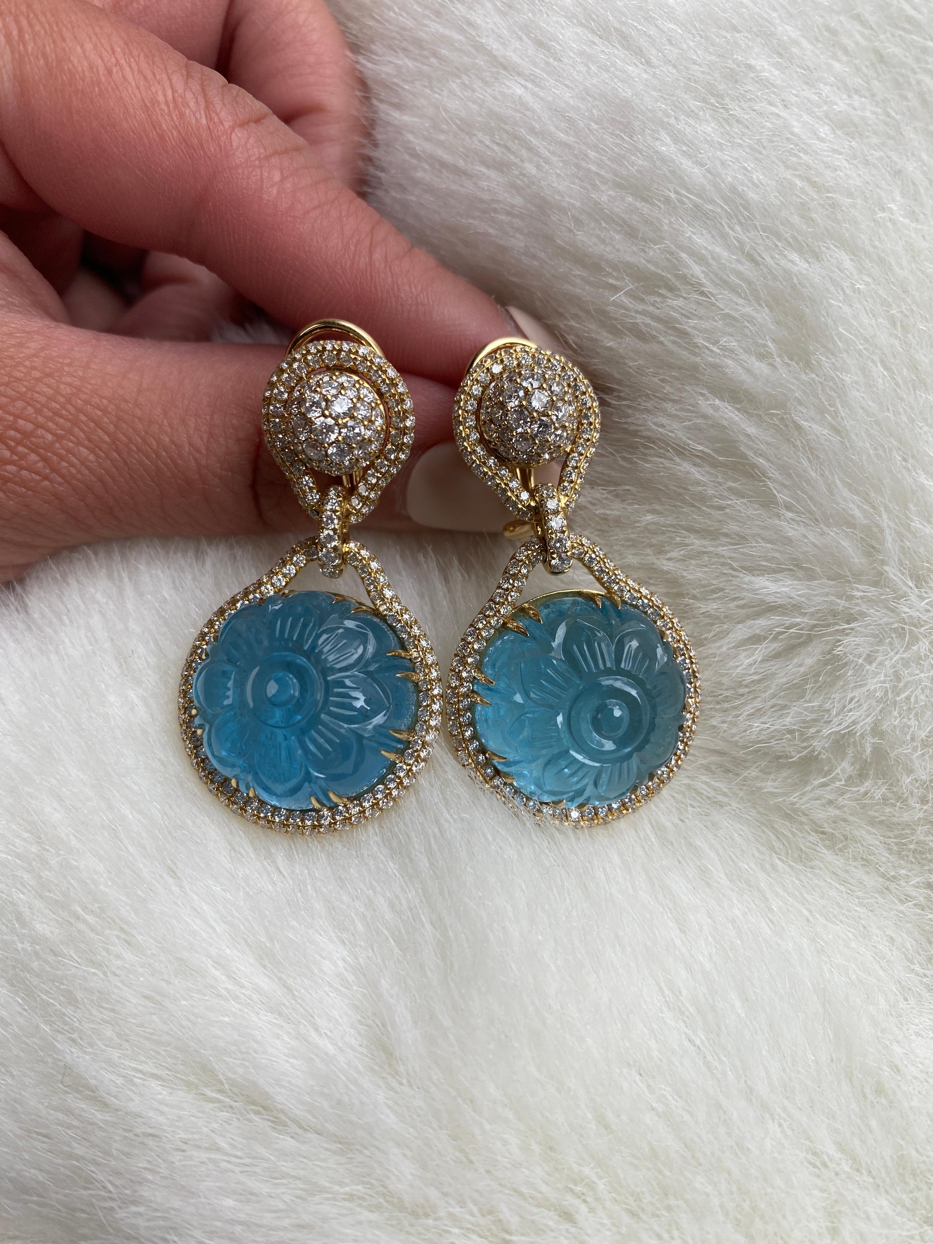 Goshwara Carved Aquamarine And Diamond Earrings In New Condition For Sale In New York, NY
