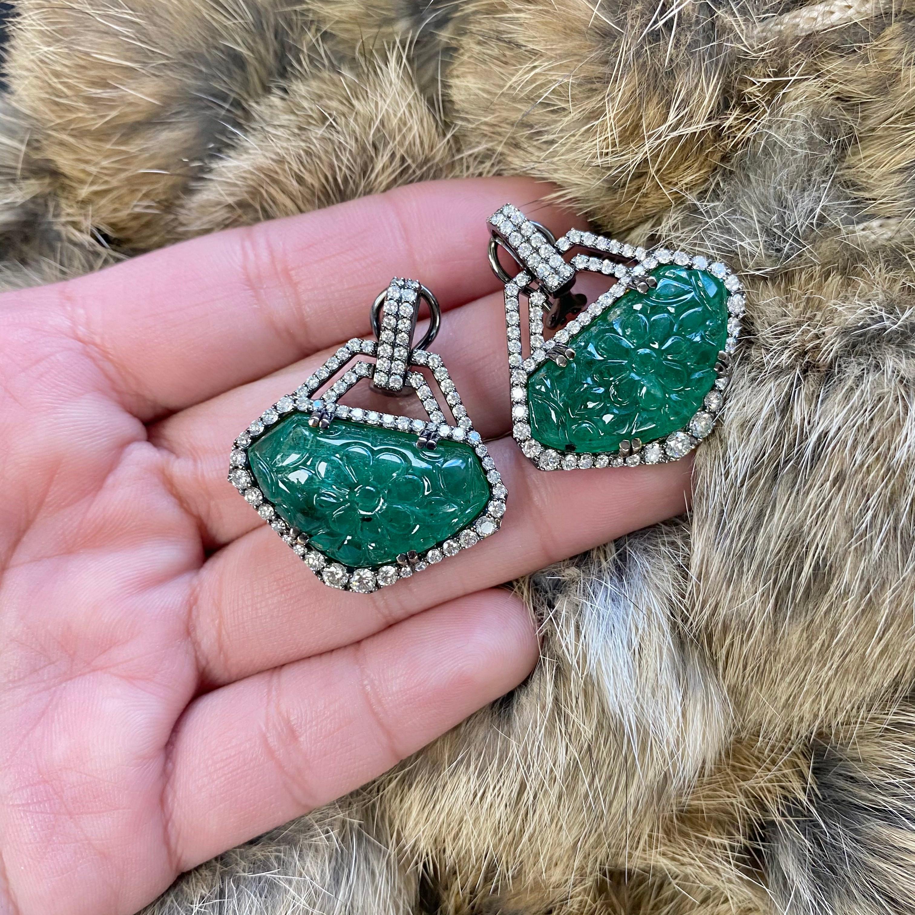 Goshwara Carved Emerald And Diamond Earrings 2