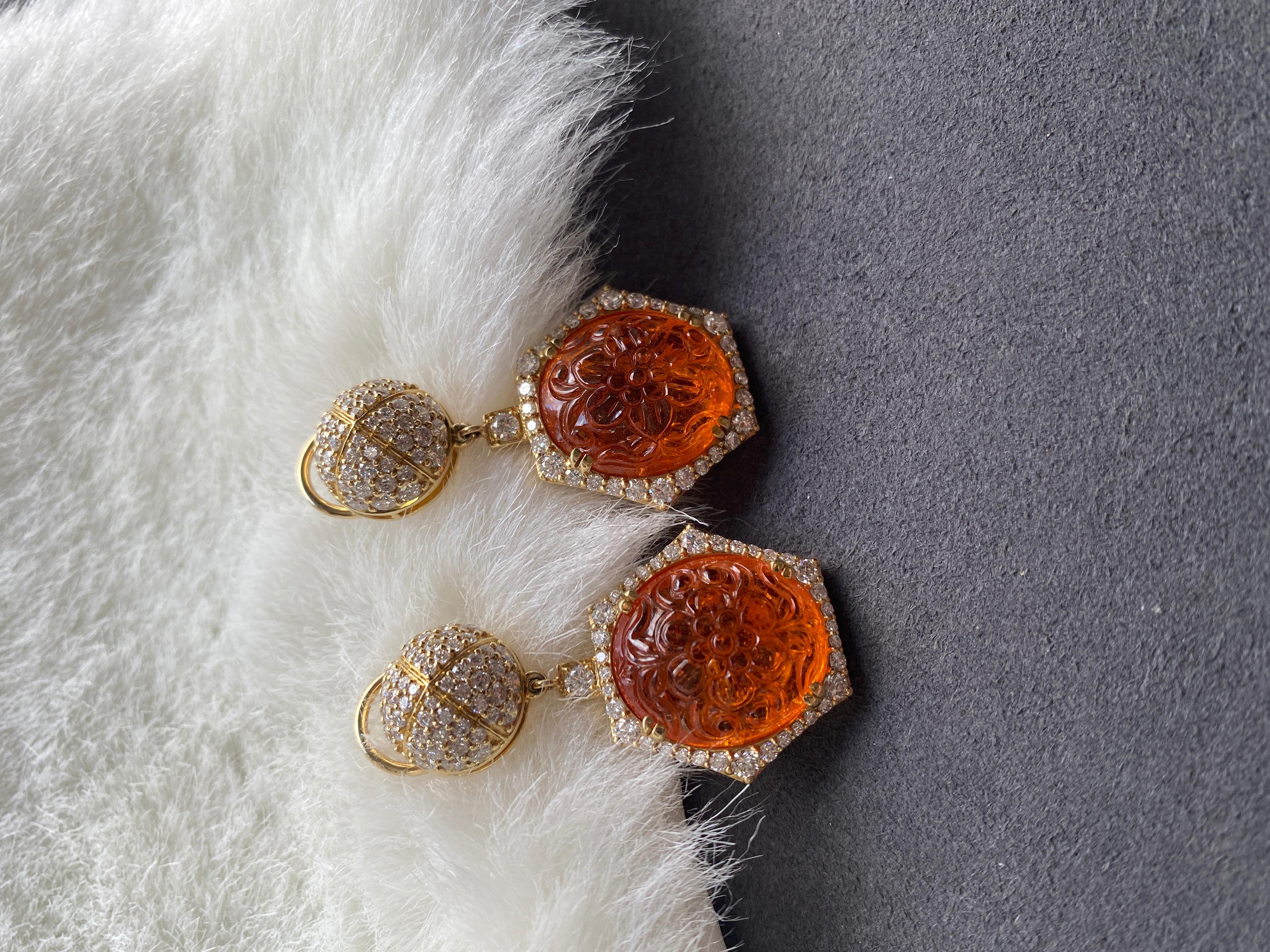 Goshwara Carved Mandarin Garnet And Diamond Top Earrings In New Condition In New York, NY