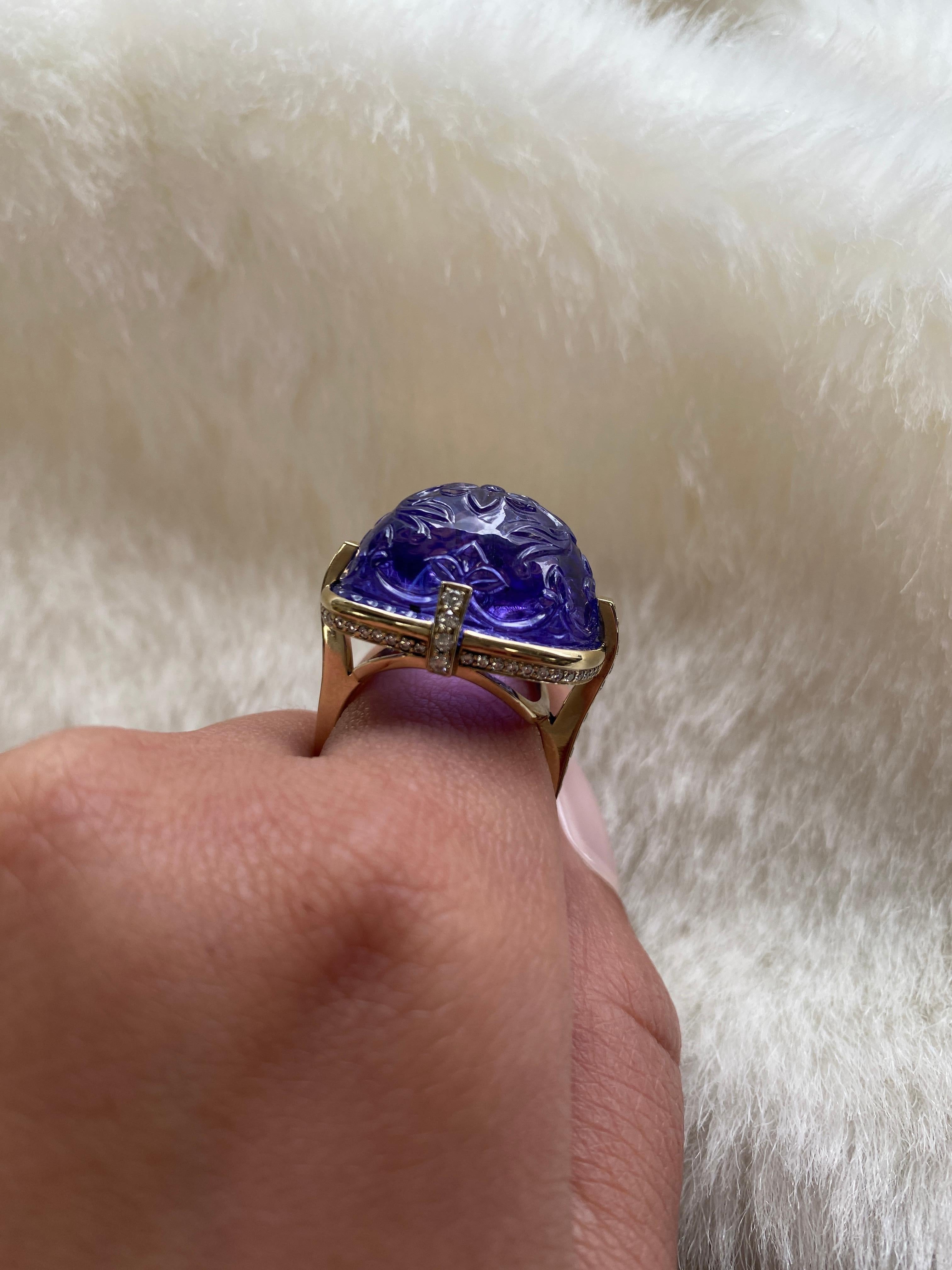 Contemporary Goshwara Carved Sugarloaf Tanzanite and Diamond Ring For Sale