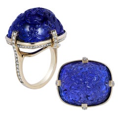 Ring mit geschnitztem Zuckerhut-Tansanit und Diamanten vonshwara