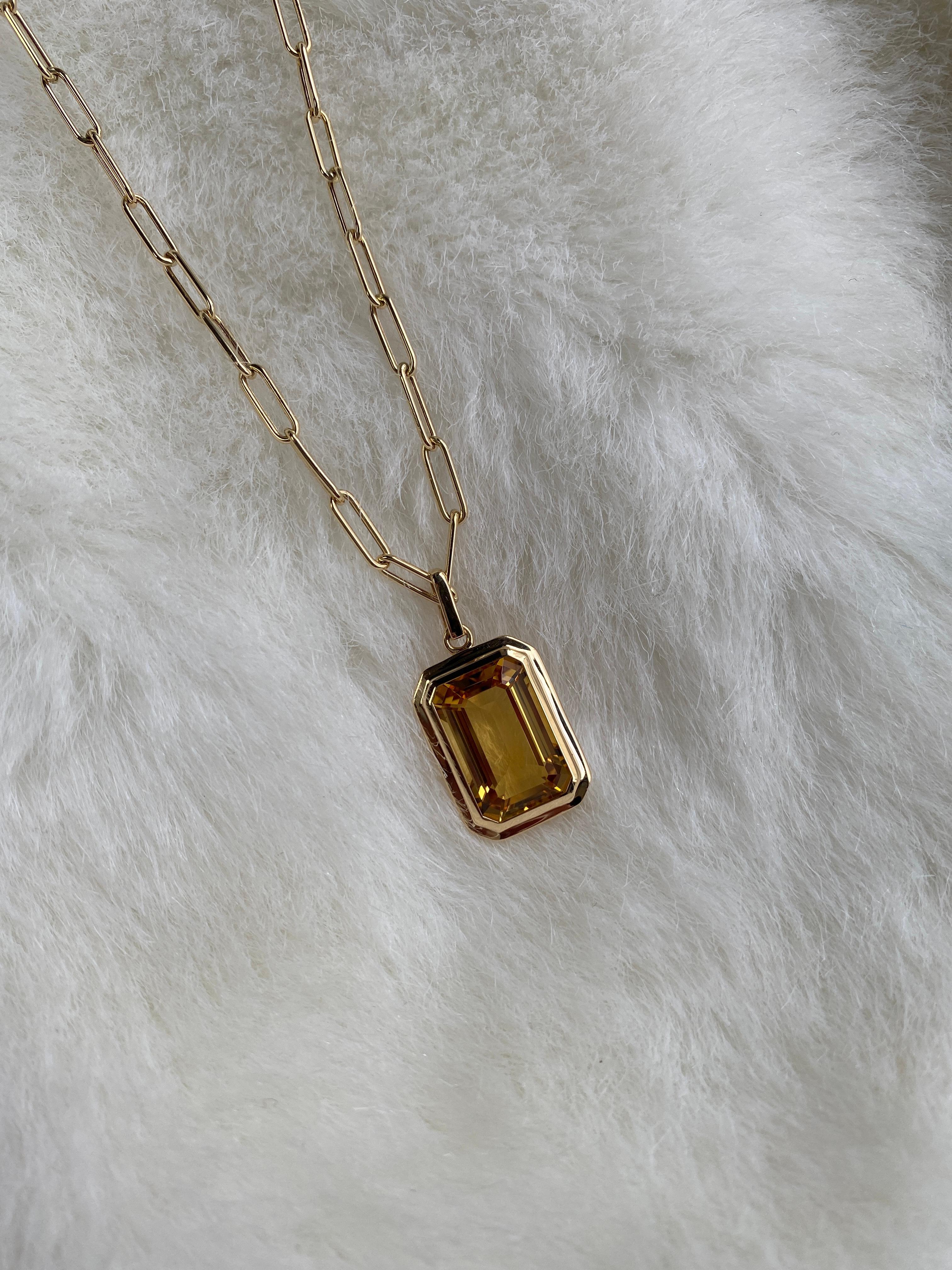 This beautiful Citrine Emerald Cut Bezel Set Pendant in 18K Yellow Gold is from our ‘Manhattan’ Collection. Minimalist lines yet bold structures are what our Manhattan Collection is all about. Our pieces represent the famous skyline and cityscapes