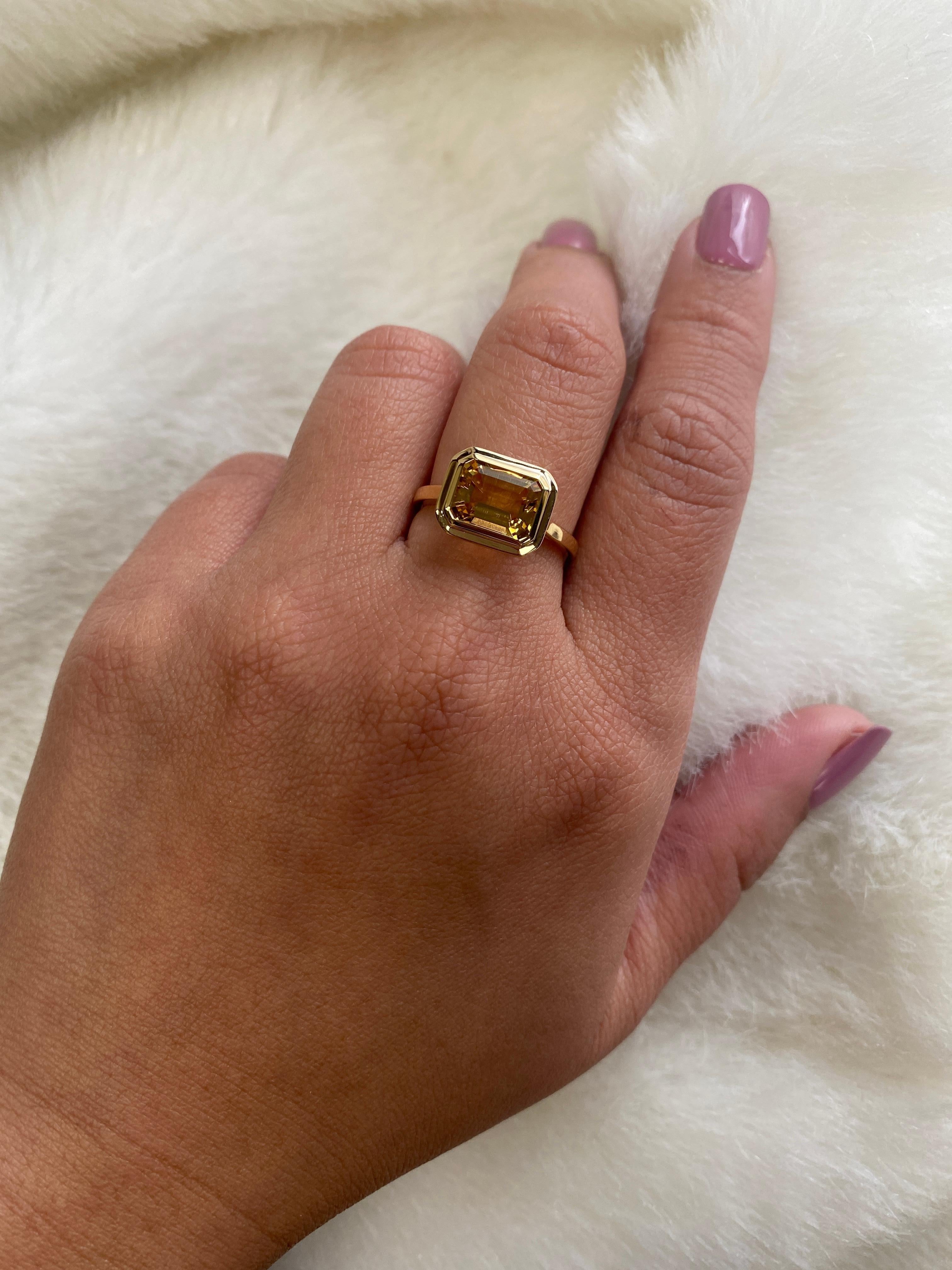Goshwara Citrin-Ring mit Smaragdschliff-Lünette und Lünette (Zeitgenössisch) im Angebot