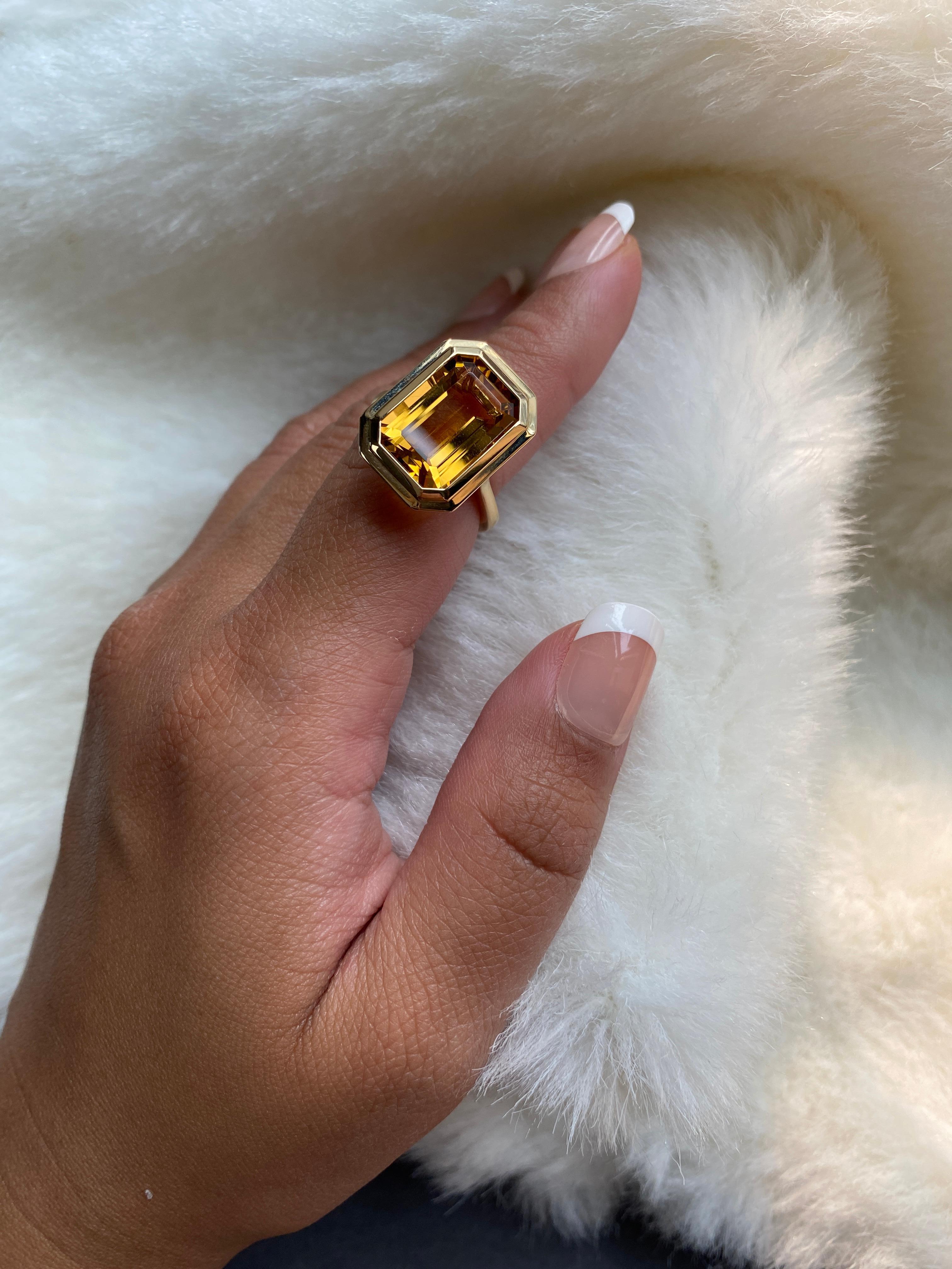 Goshwara Citrin-Ring mit Smaragdschliff-Lünette und Lünette (Zeitgenössisch) im Angebot