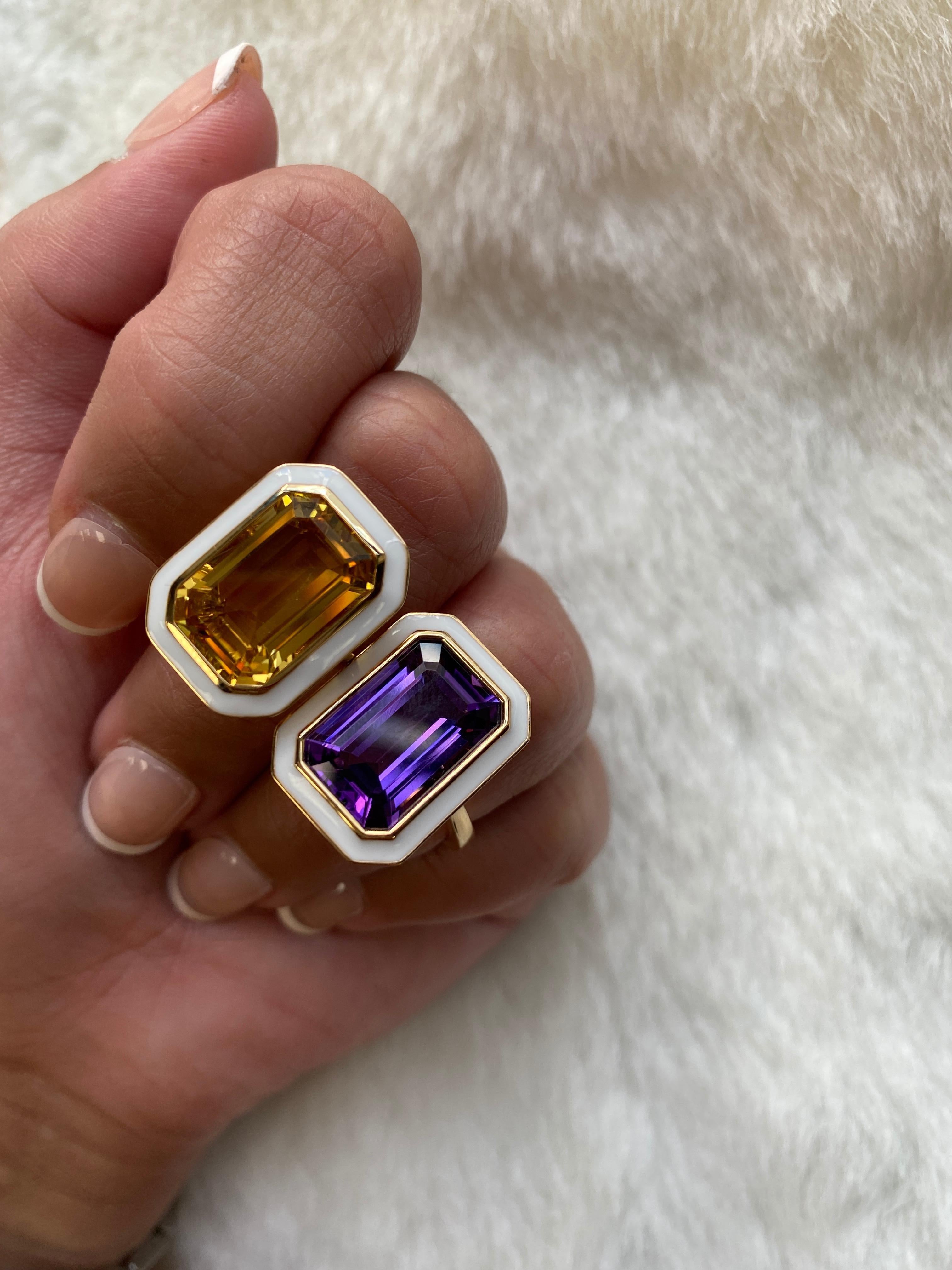 Ring mit weißer Emaille und Citrin im Smaragdschliff vonshwara (Zeitgenössisch)