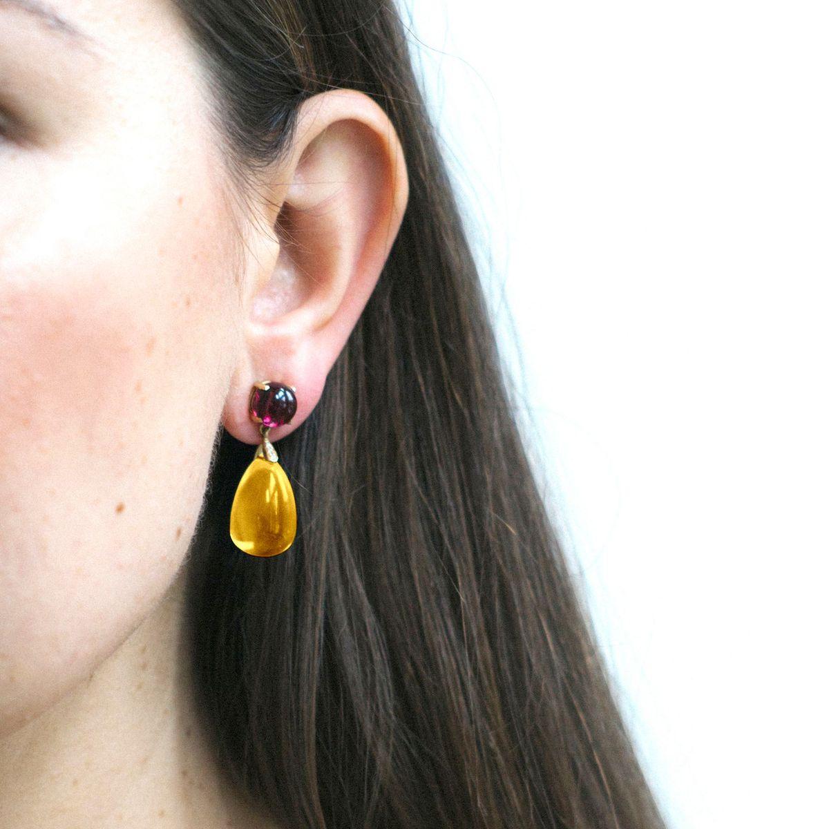 Contemporary Goshwara Citrine and Garnet Cabochon Drop Earring For Sale