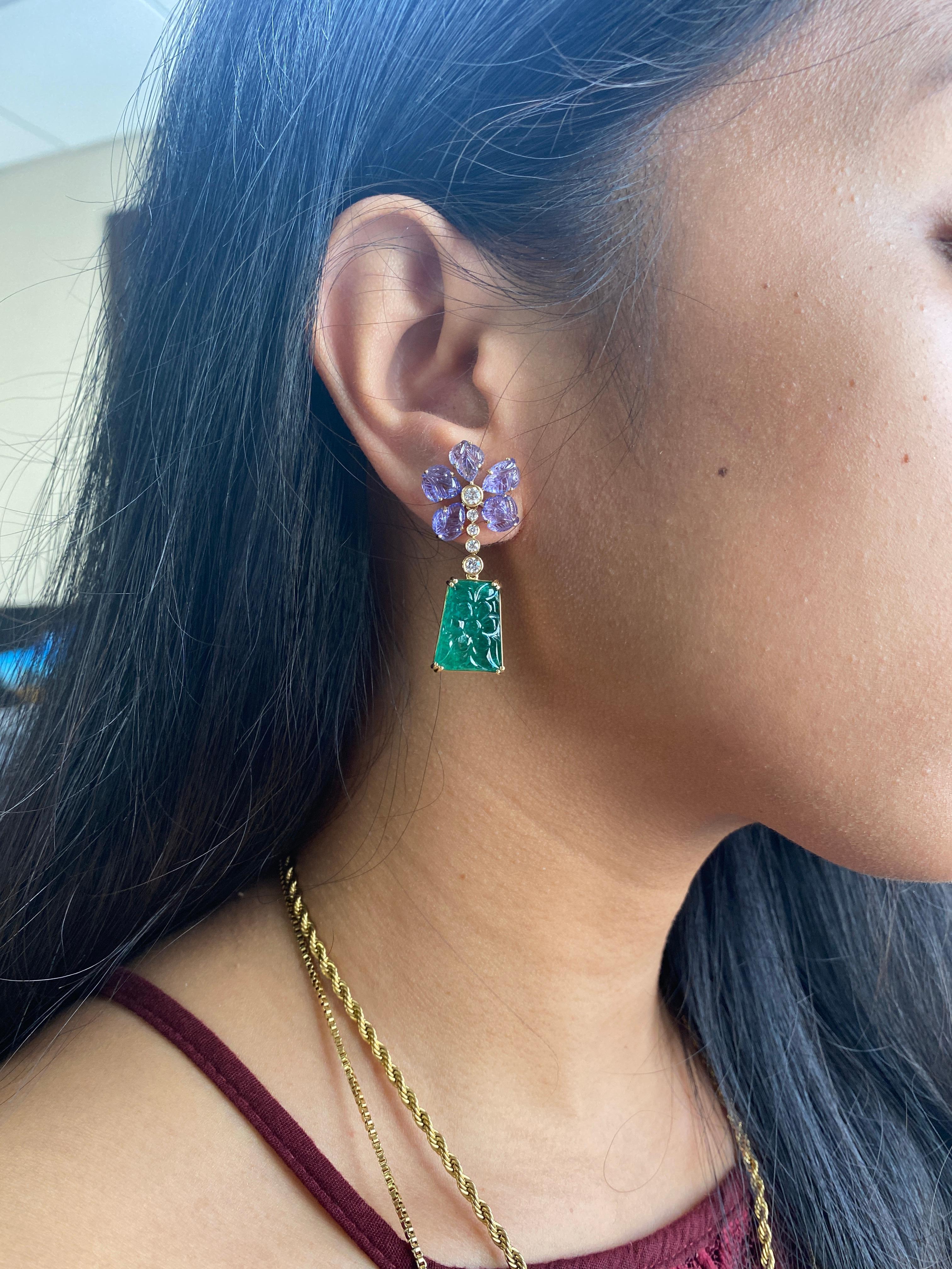 Goshwara Classic Carved Emerald and Tanzanite Leaves Earrings In New Condition In New York, NY