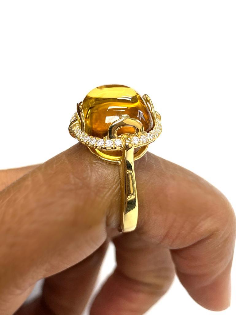 Taille coussin Bague Goshwara en citrine cabochon coussin et diamants en vente