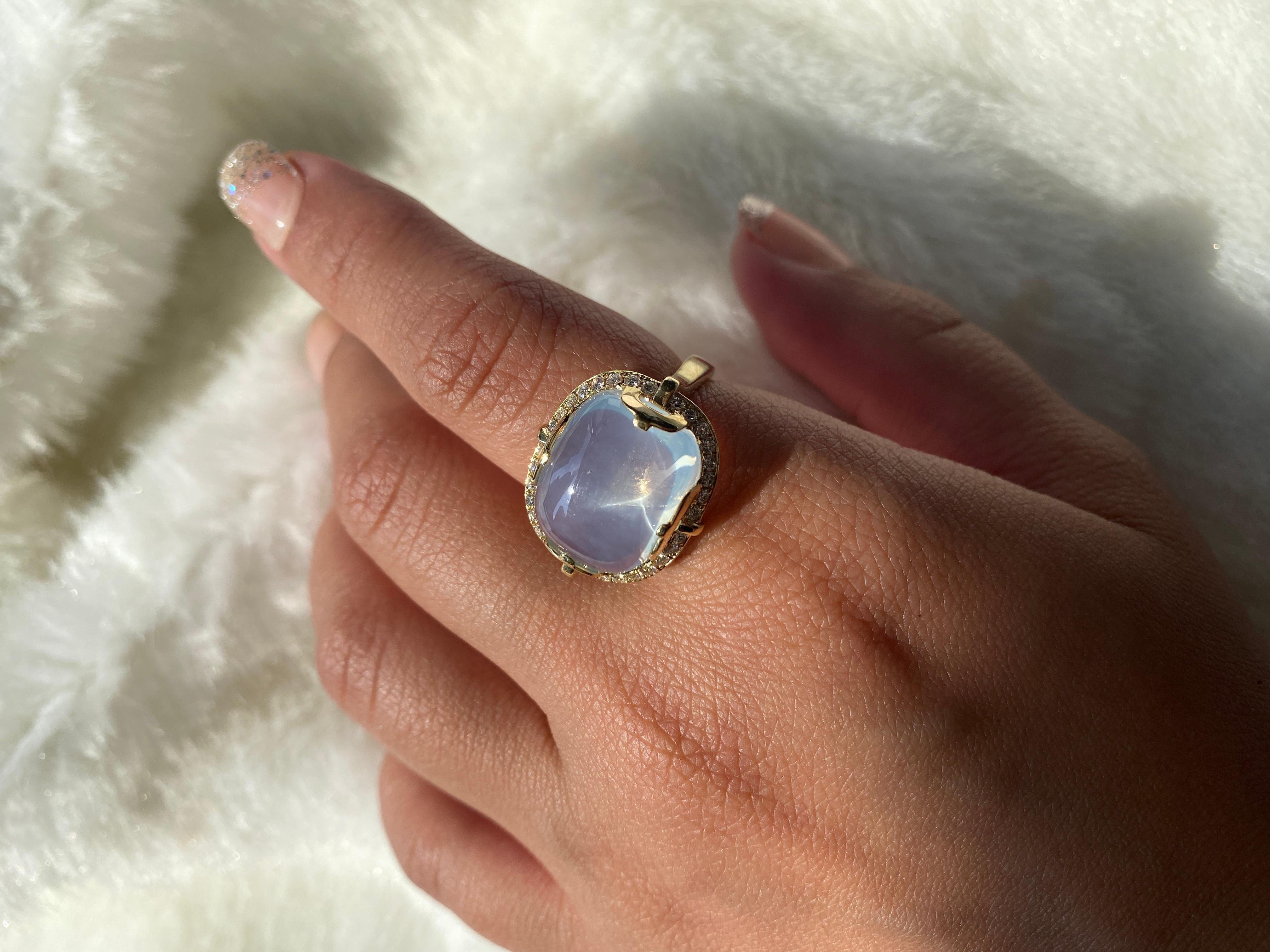 Ring mit Goshwara-Kissen Cabochon Mondquarz und Diamant im Angebot 3