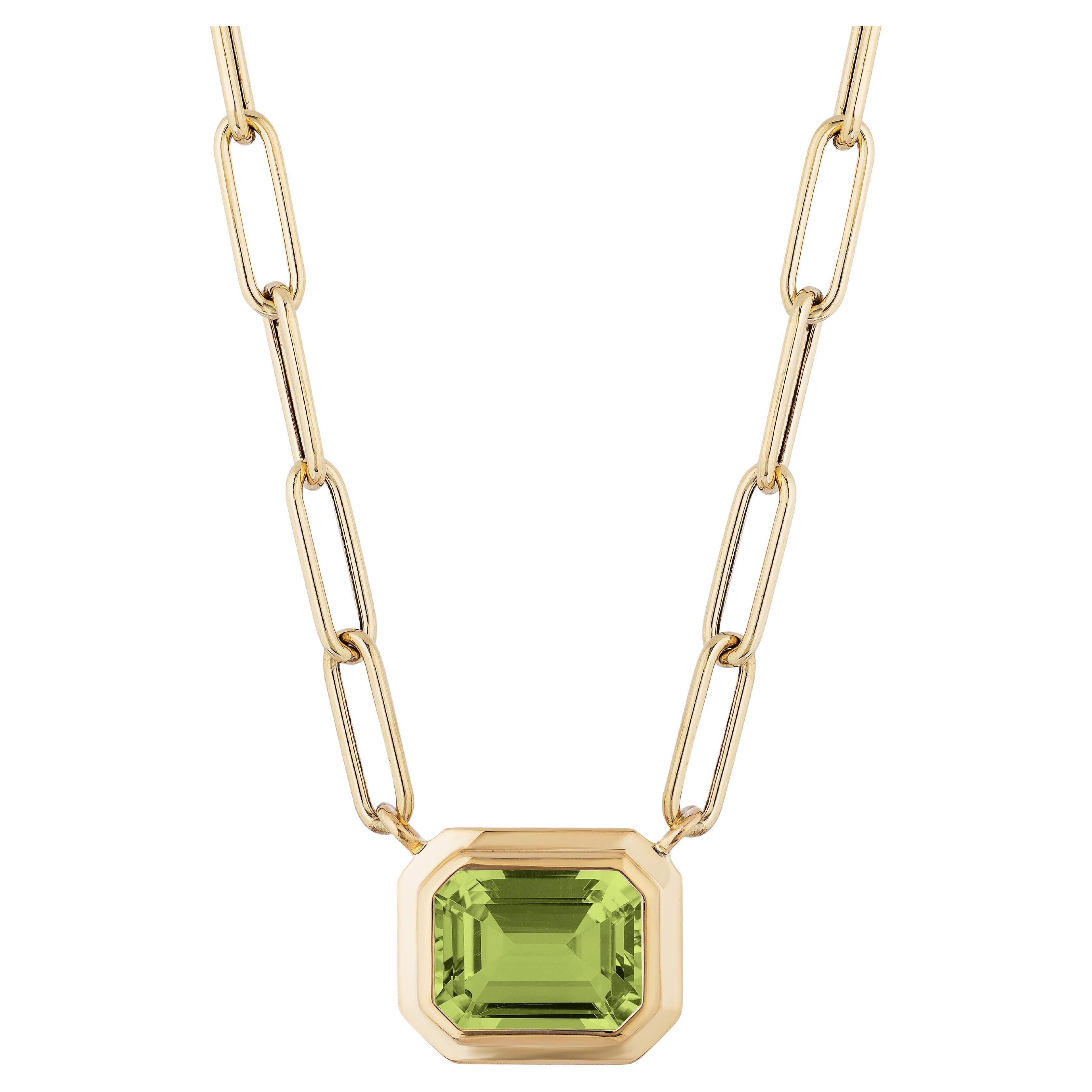 Goshwara East-West Peridot Emerald Cut Bezel Set Pendant