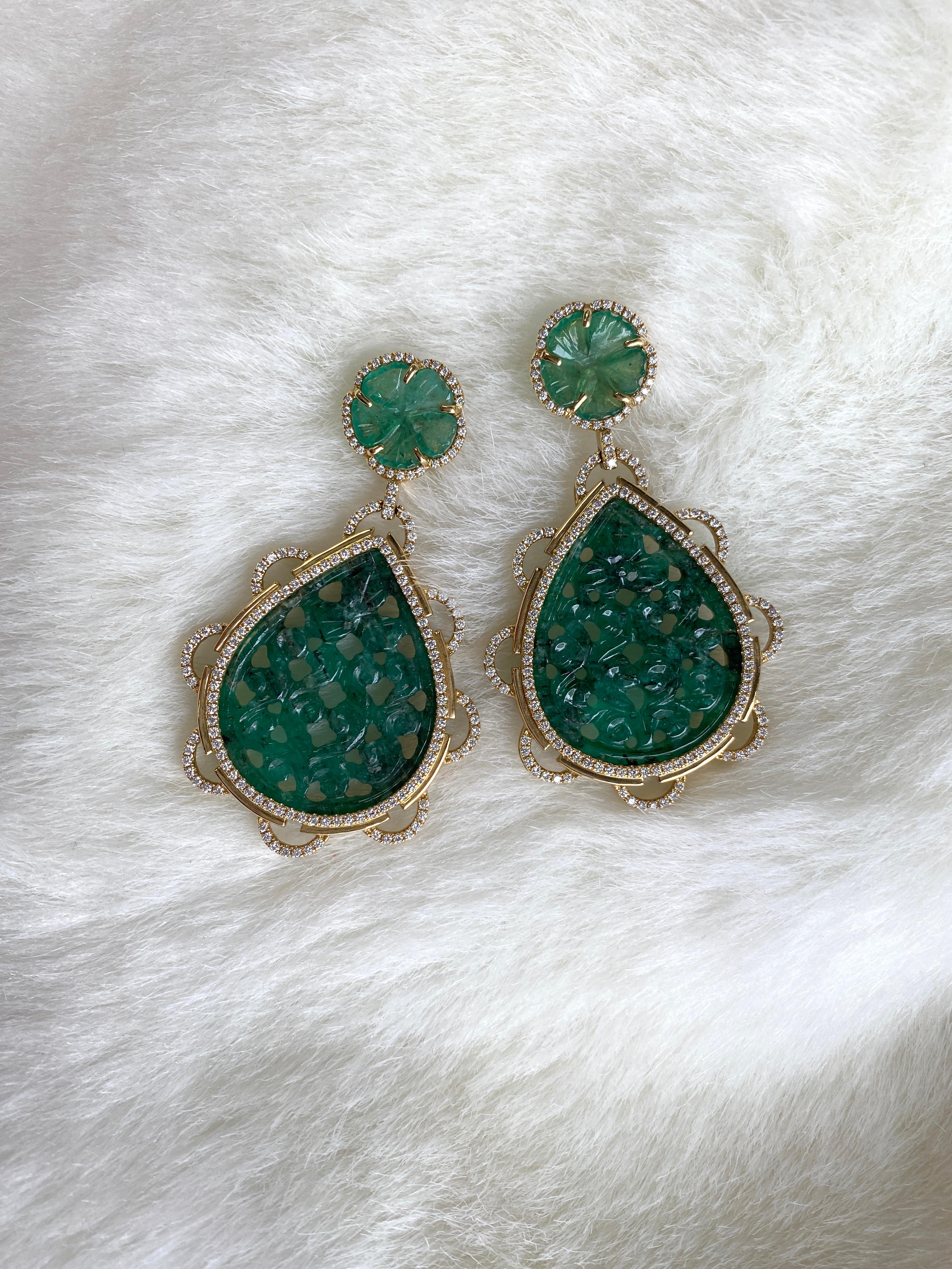 Contemporary Goshwara Emerald Carved with Carved Flower and Diamond Earrings For Sale