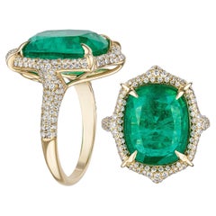 Goshwara Emerald Cushion with Diamonds Ring