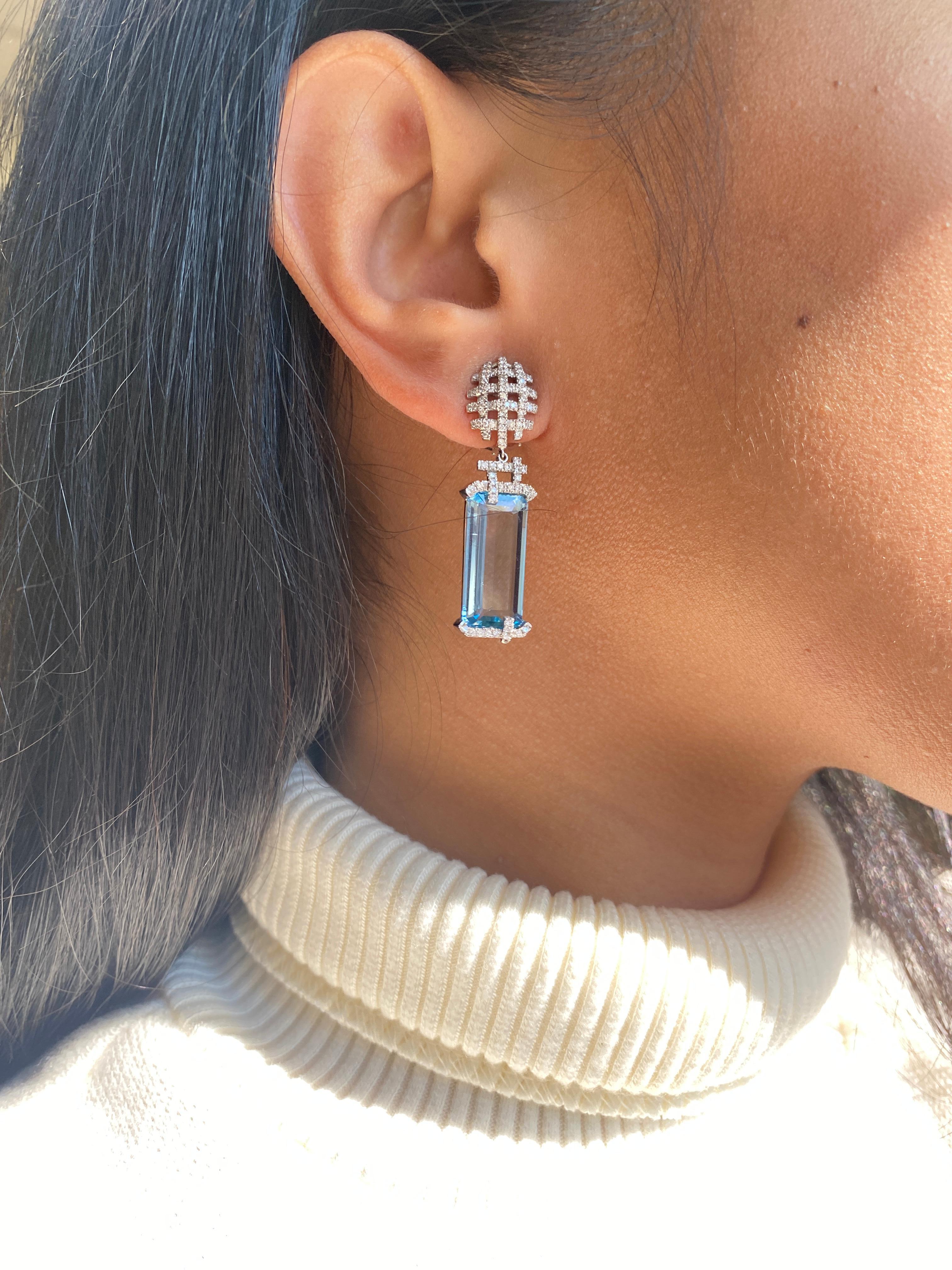 Goshwara Emerald Cut Aquamarine And Diamond Earrings In New Condition In New York, NY