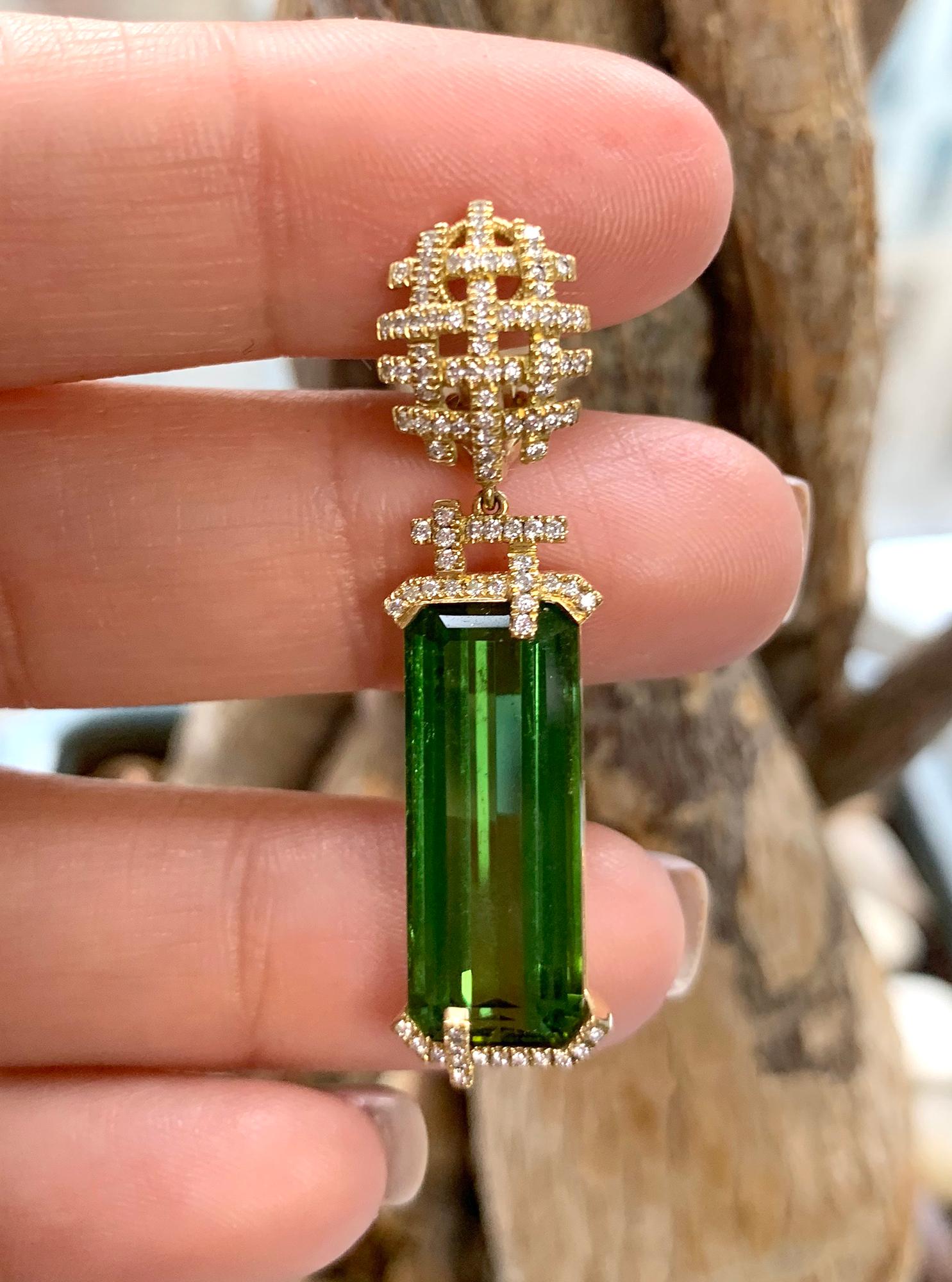 Goshwara Emerald Cut Green Tourmaline and Diamond Earrings In New Condition In New York, NY