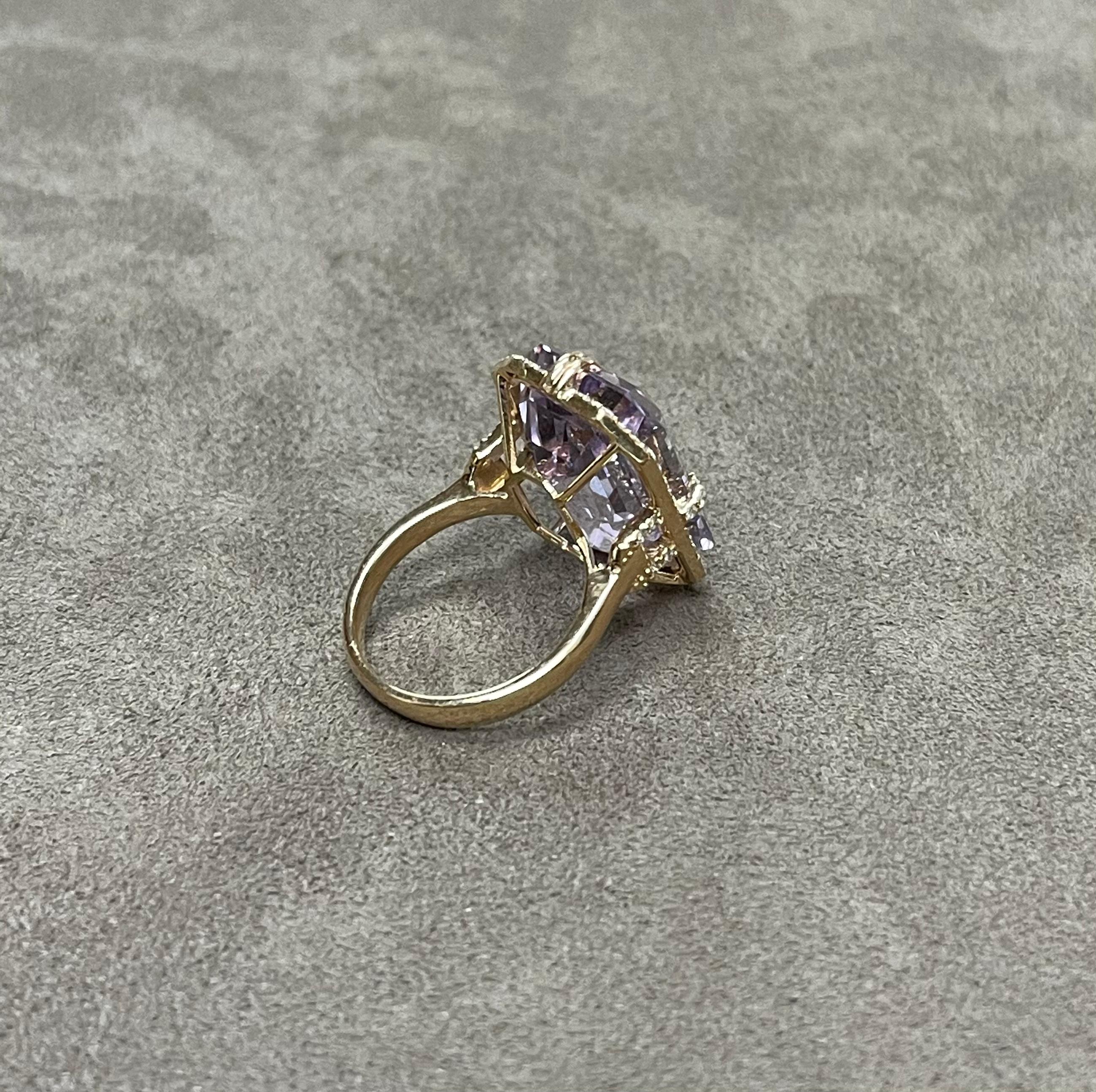 Goshwara Emerald Cut Lavender Amethyst and Diamond Ring In New Condition For Sale In New York, NY