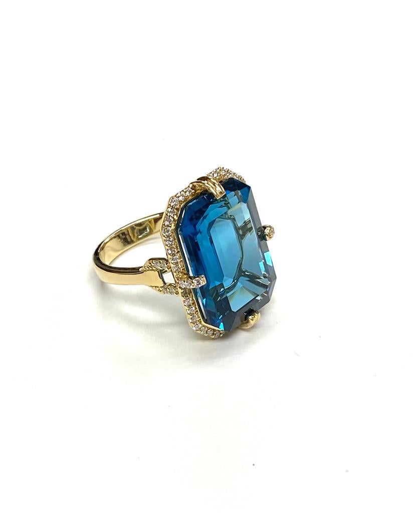 Goshwara Emerald Cut London Blue Topaz and Diamond Ring For Sale 3