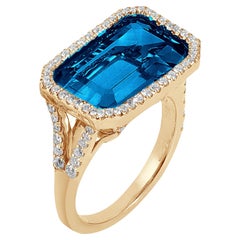 Ring mit blauem Topas und Diamanten im Londoner Smaragdschliff von Goshwara