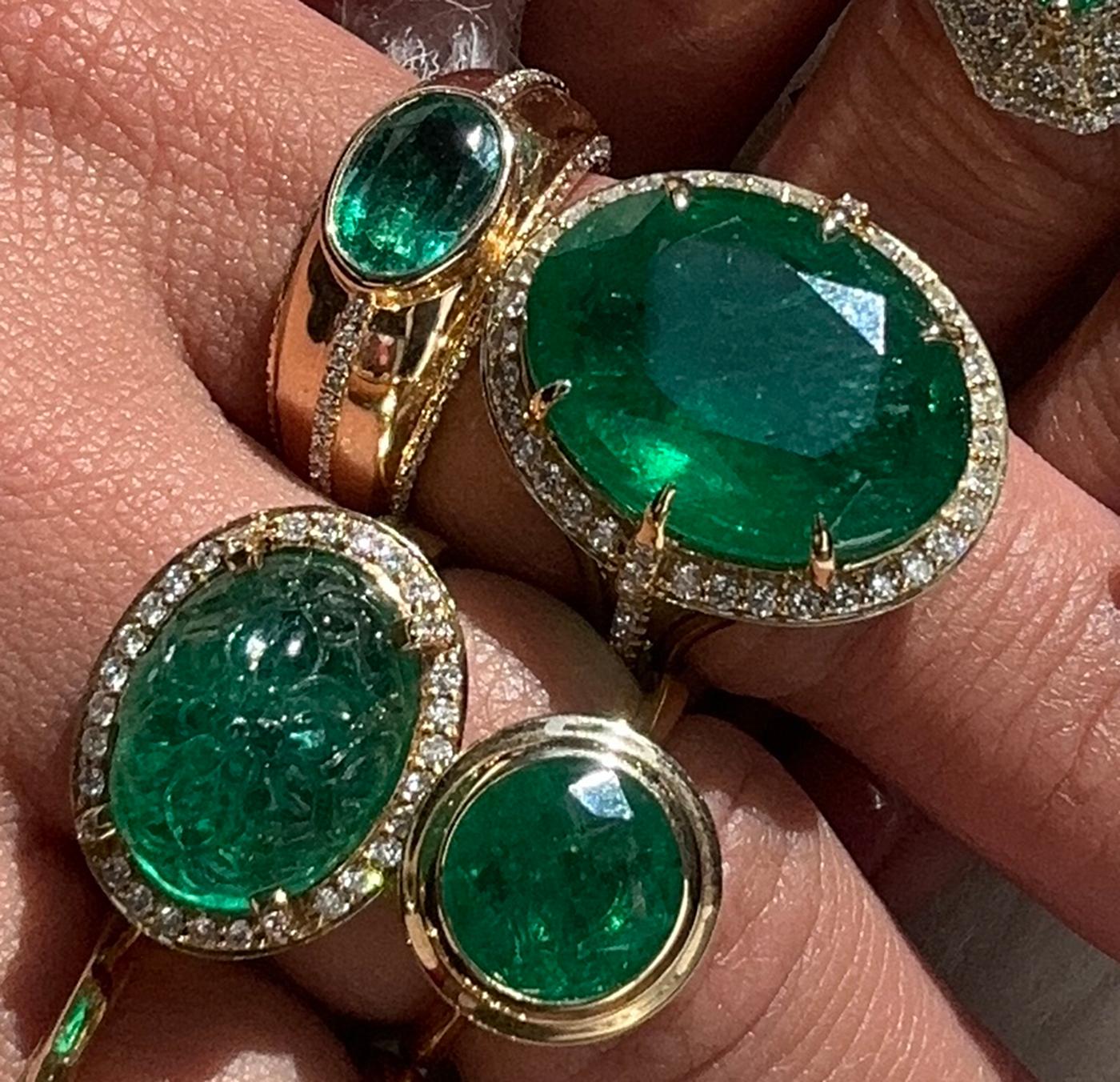 Goshwara  Emerald Oval Cut Bezel Set with Diamond Ring  In New Condition For Sale In New York, NY