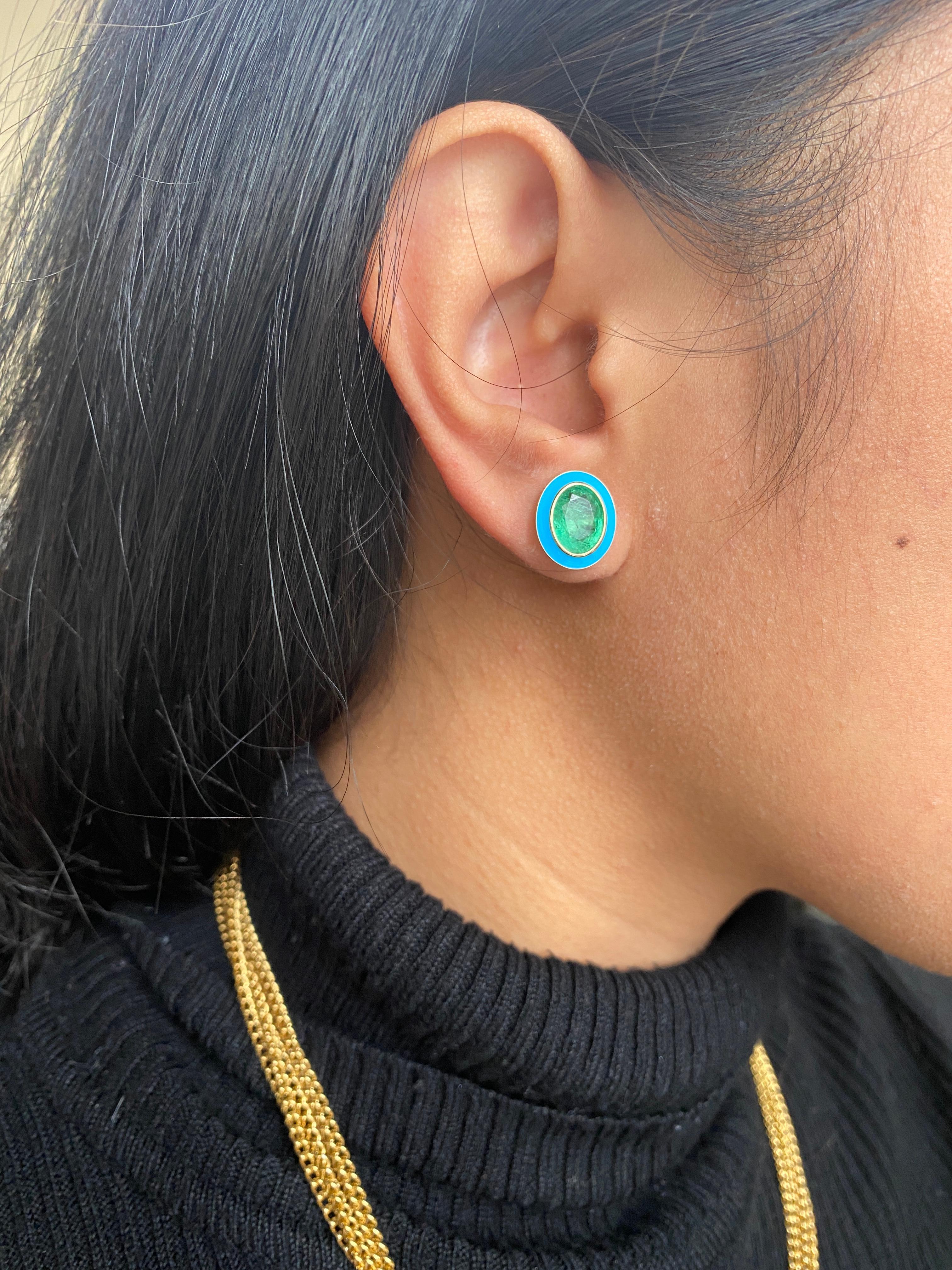 oval emerald stud earrings