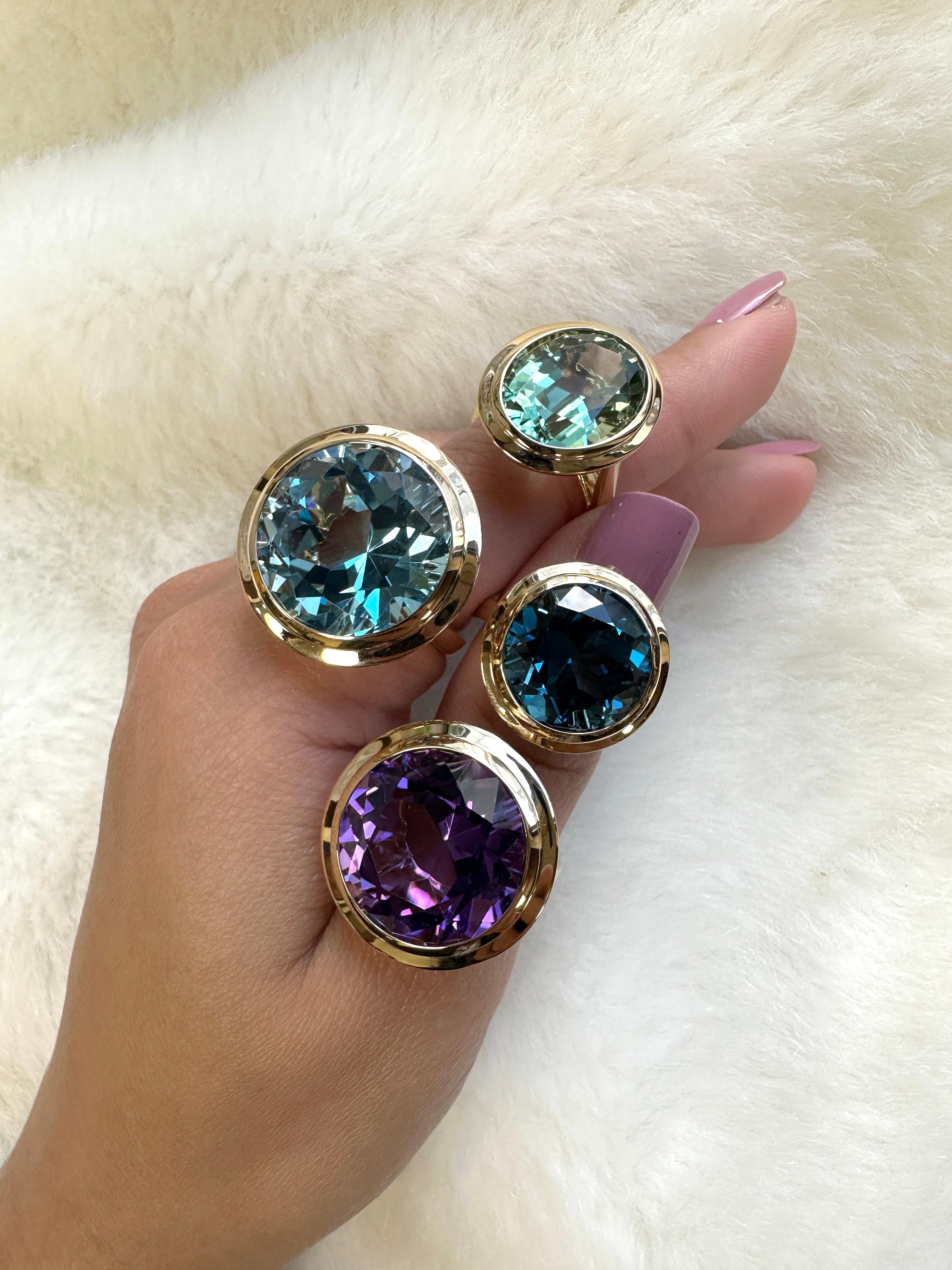 Goshwara Faceted Round London Blue Topaz Ring In New Condition For Sale In New York, NY