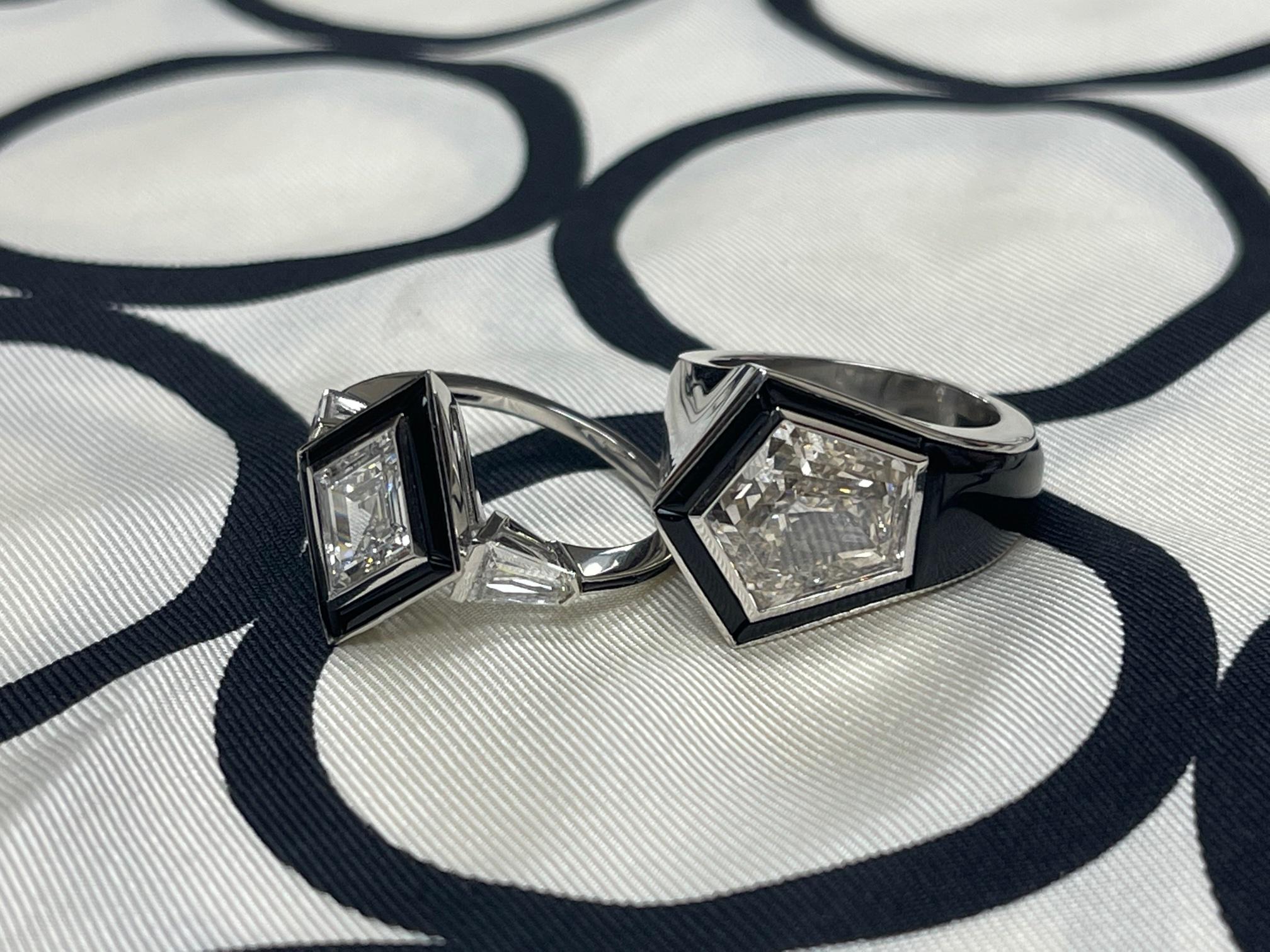 Ring aus schwarzer Jade mit Diamant im Phantasieschliff vonshwara im Angebot 3