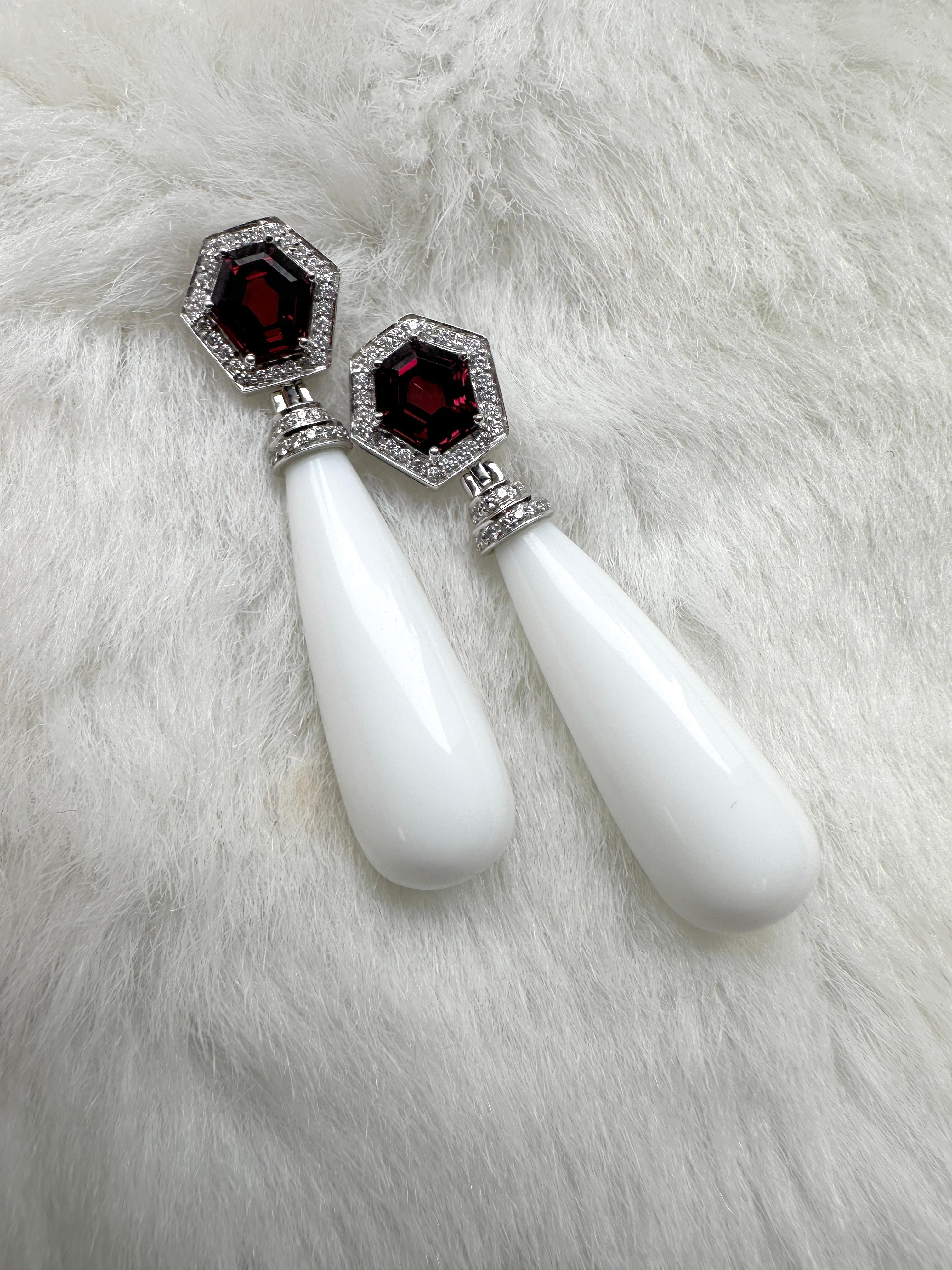 Contemporary Goshwara Garnet & White Agate Drop with Diamonds Earrings For Sale