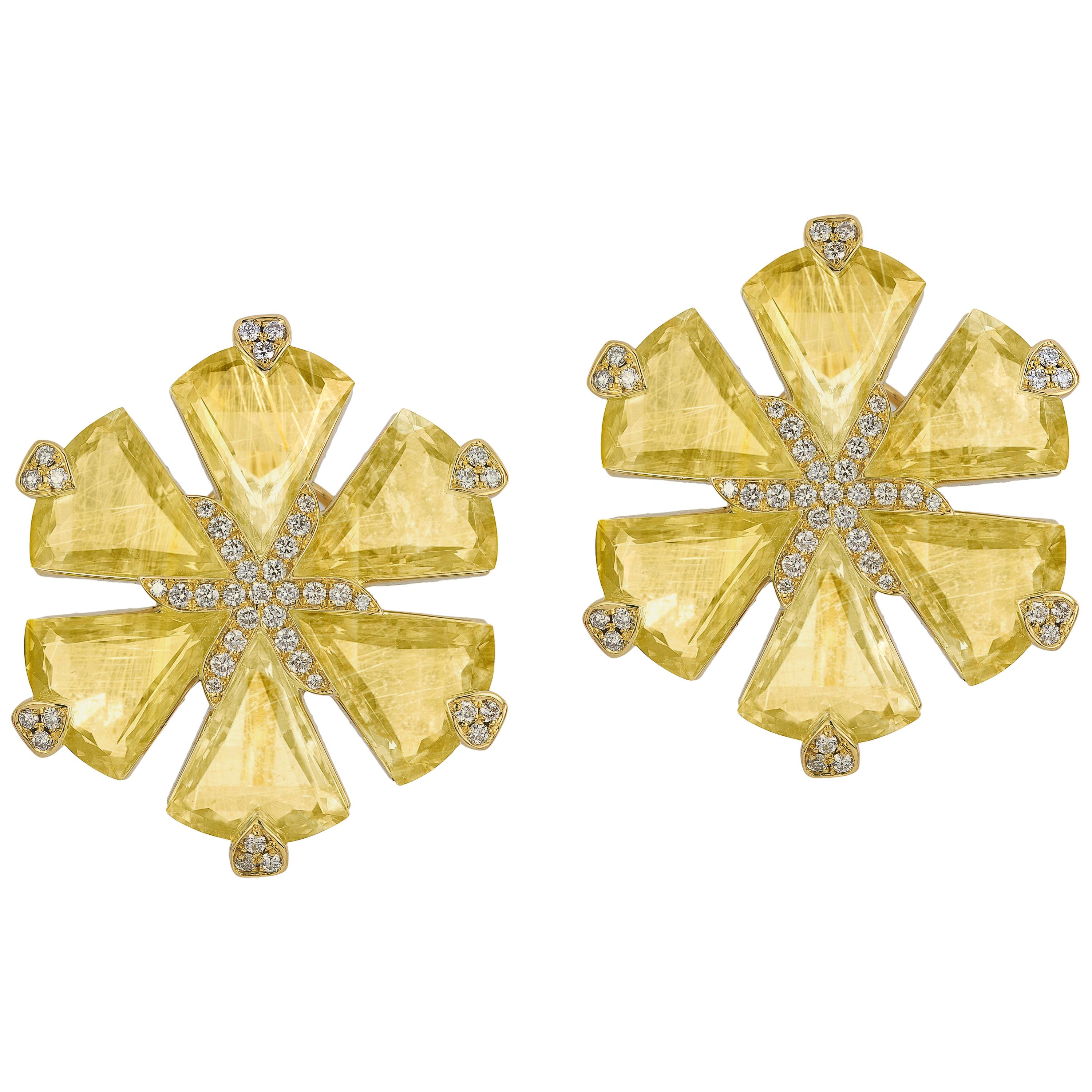 Orecchini con diamanti a fiore Goshwara Golden Rutilated Fancy Trillion in vendita
