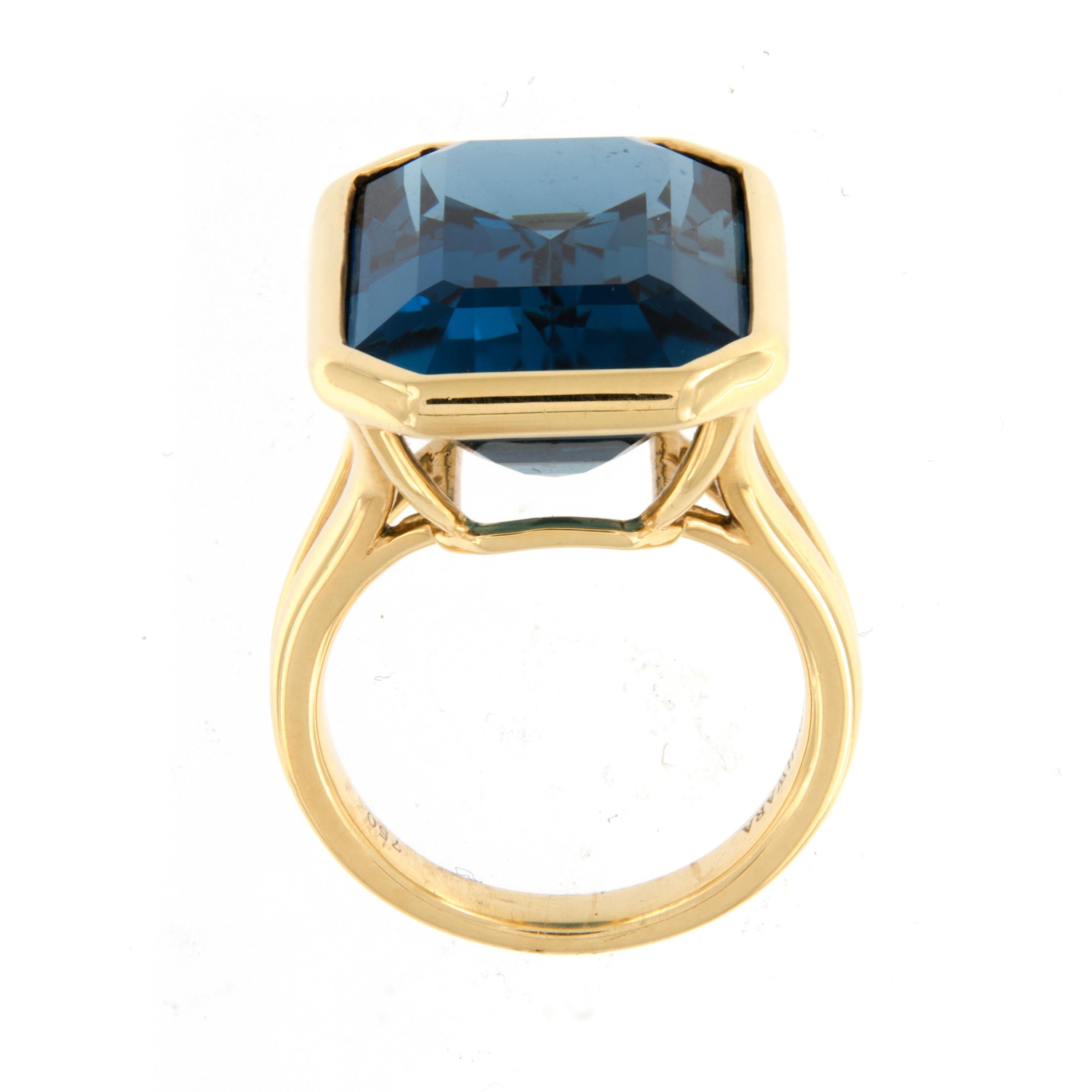 Goshwara Gossip 18 Karat Yellow Gold Blue Topaz Cocktail Ring In New Condition In Troy, MI