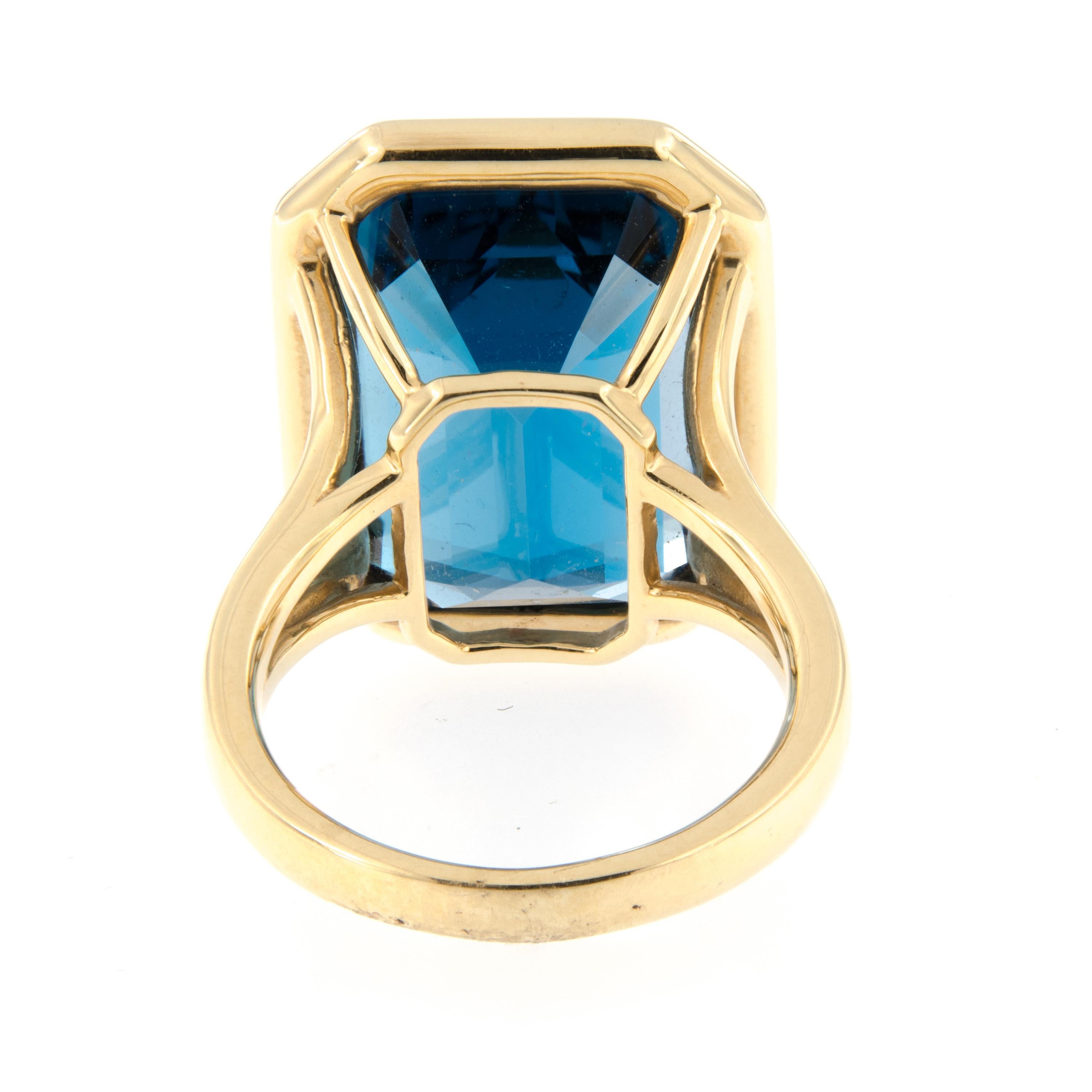 Goshwara Gossip 18 Karat Yellow Gold Blue Topaz Cocktail Ring 1