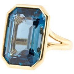 Goshwara Gossip 18 Karat Yellow Gold Blue Topaz Cocktail Ring